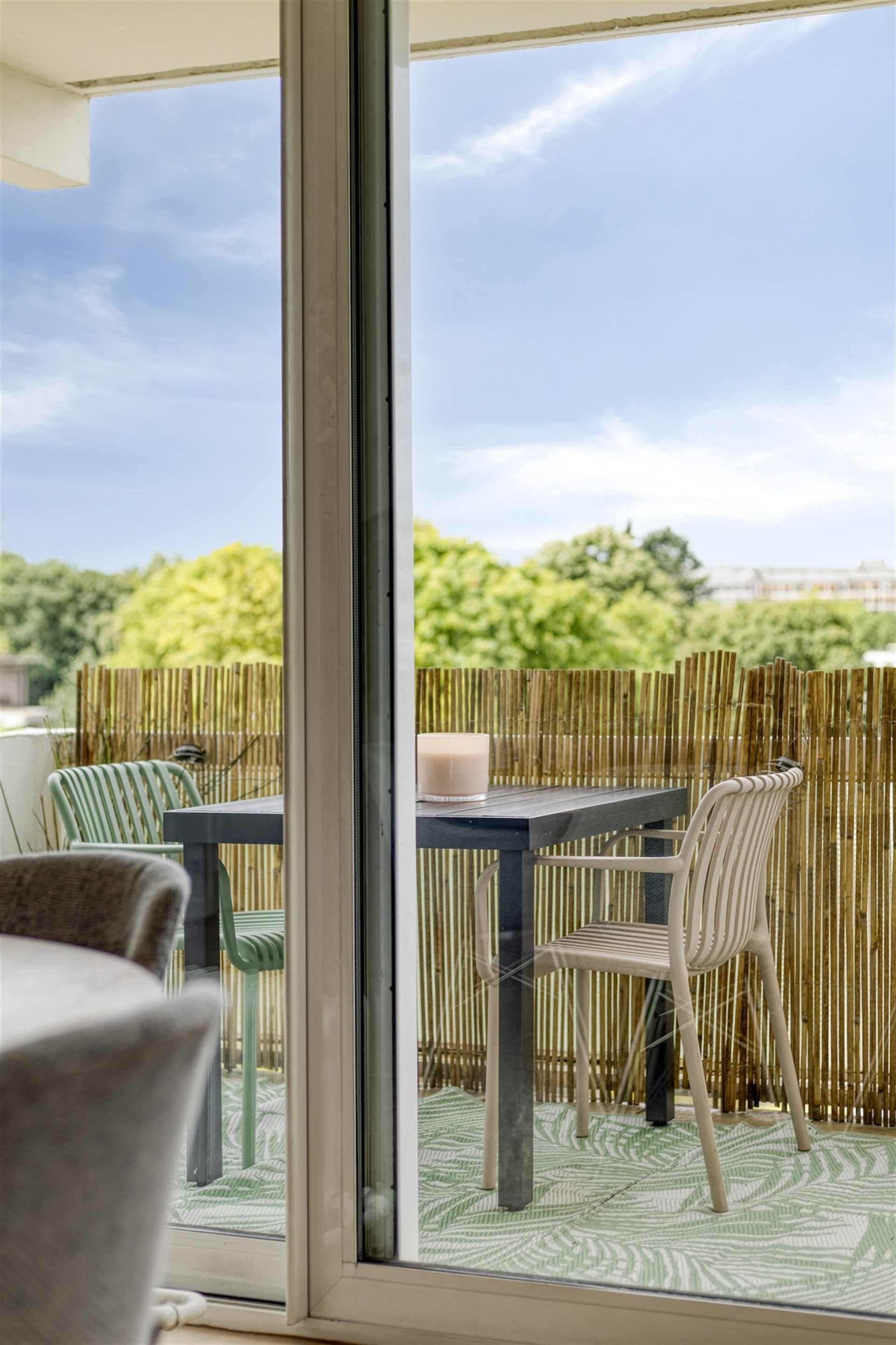 Instapklaar appartement met terras te koop in Berchem!  foto 14
