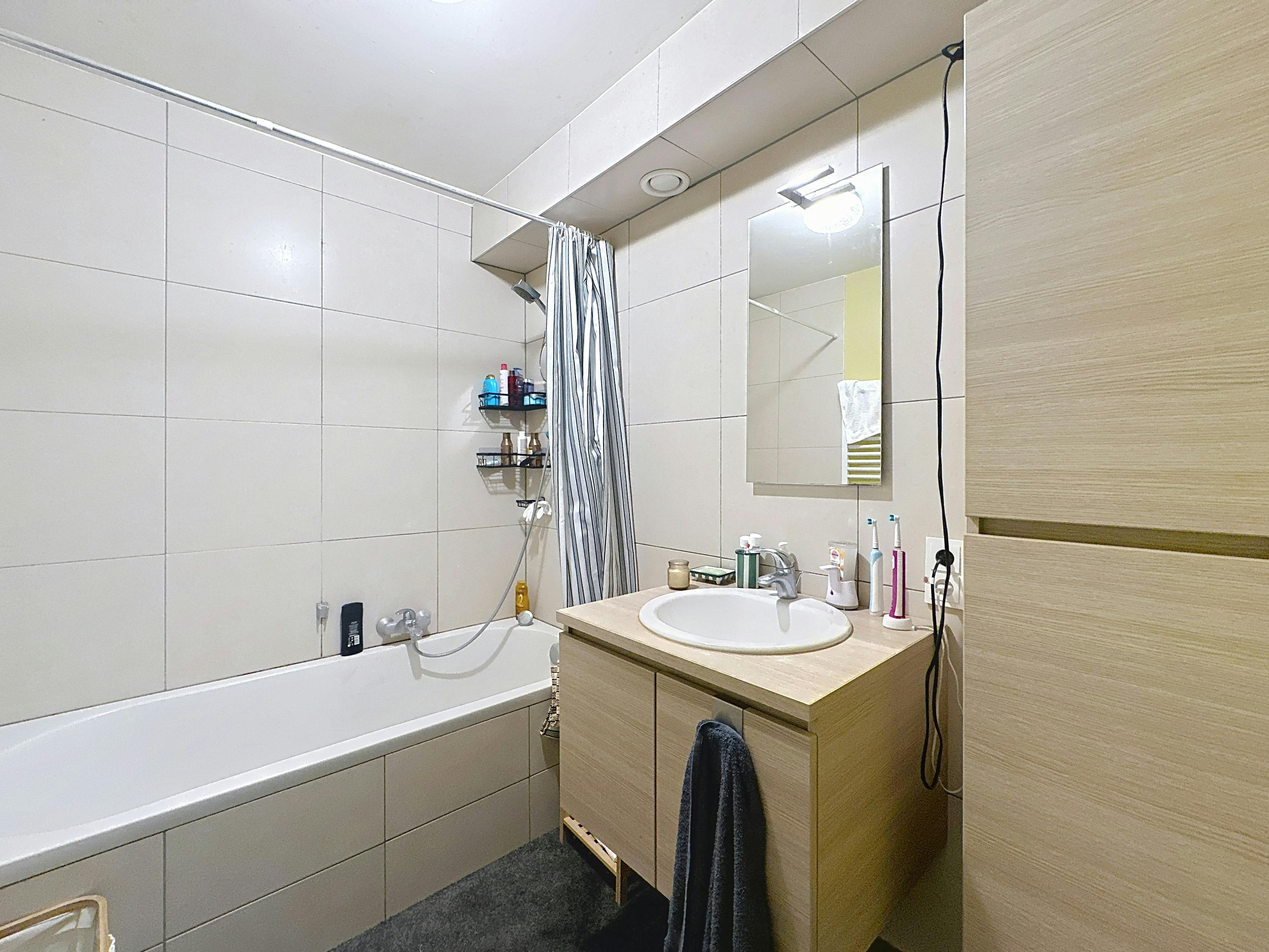 Instapklaar appartement met EPC A nabij het station van Brugge foto 10