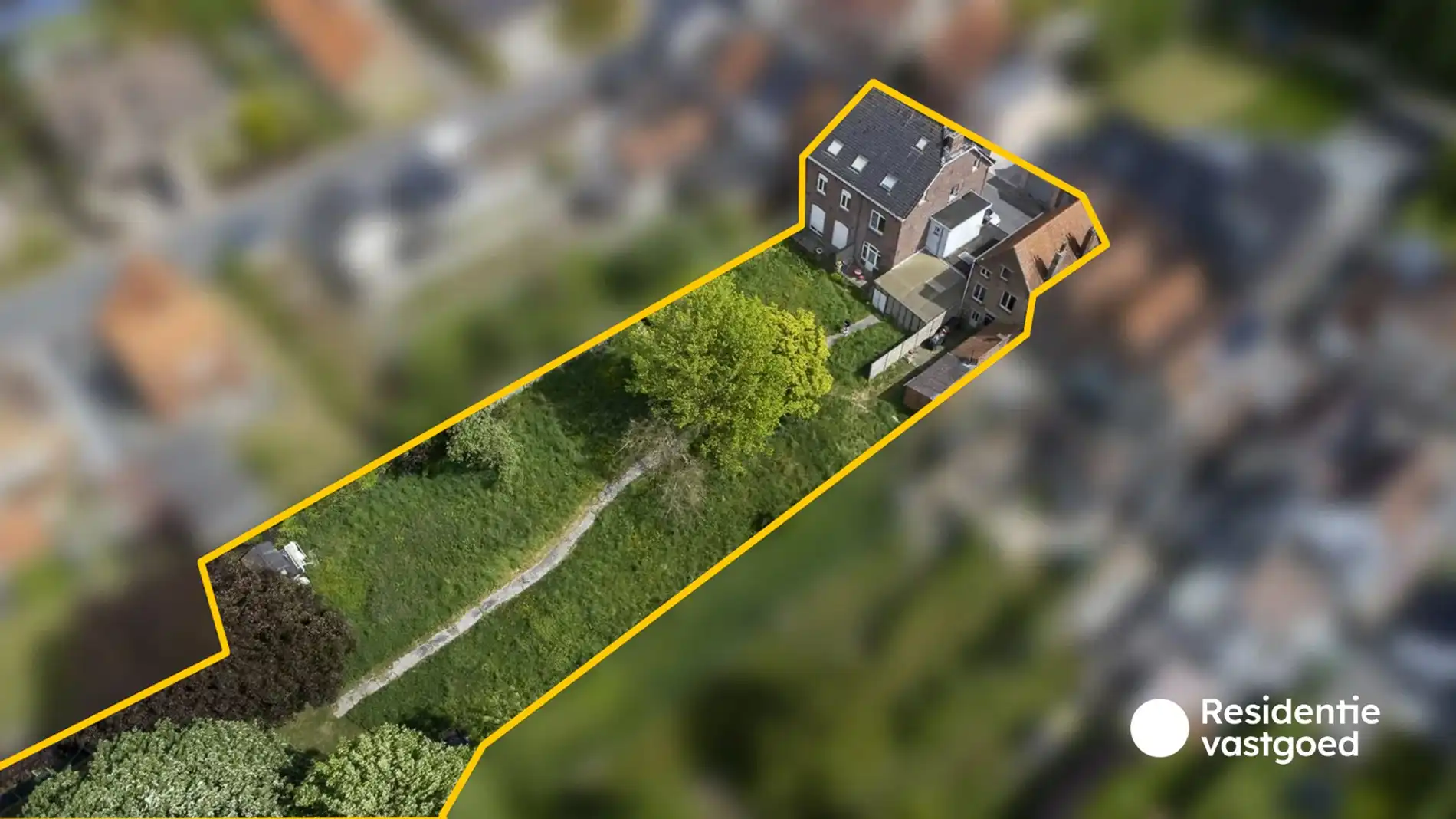 Imposant burgerhuis in het centrum van Torhout! foto 6