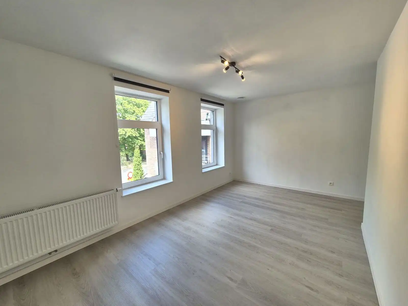 Halfopen bebouwing met 5 slaapkamers en 2 badkamers foto 7