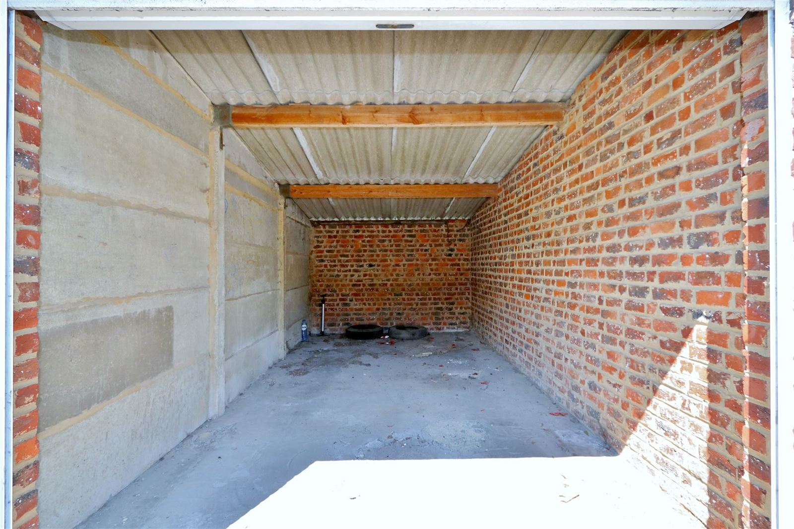 Garage foto 2
