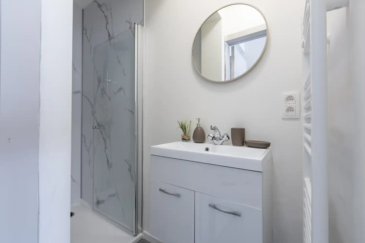 Recent gerenoveerd 2-slaapkamer appartement foto 8