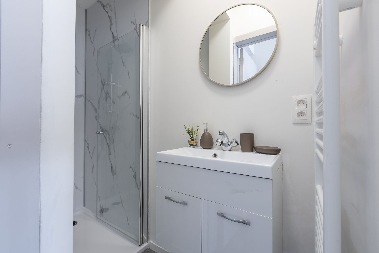 Recent gerenoveerd 2-slaapkamer appartement foto 8