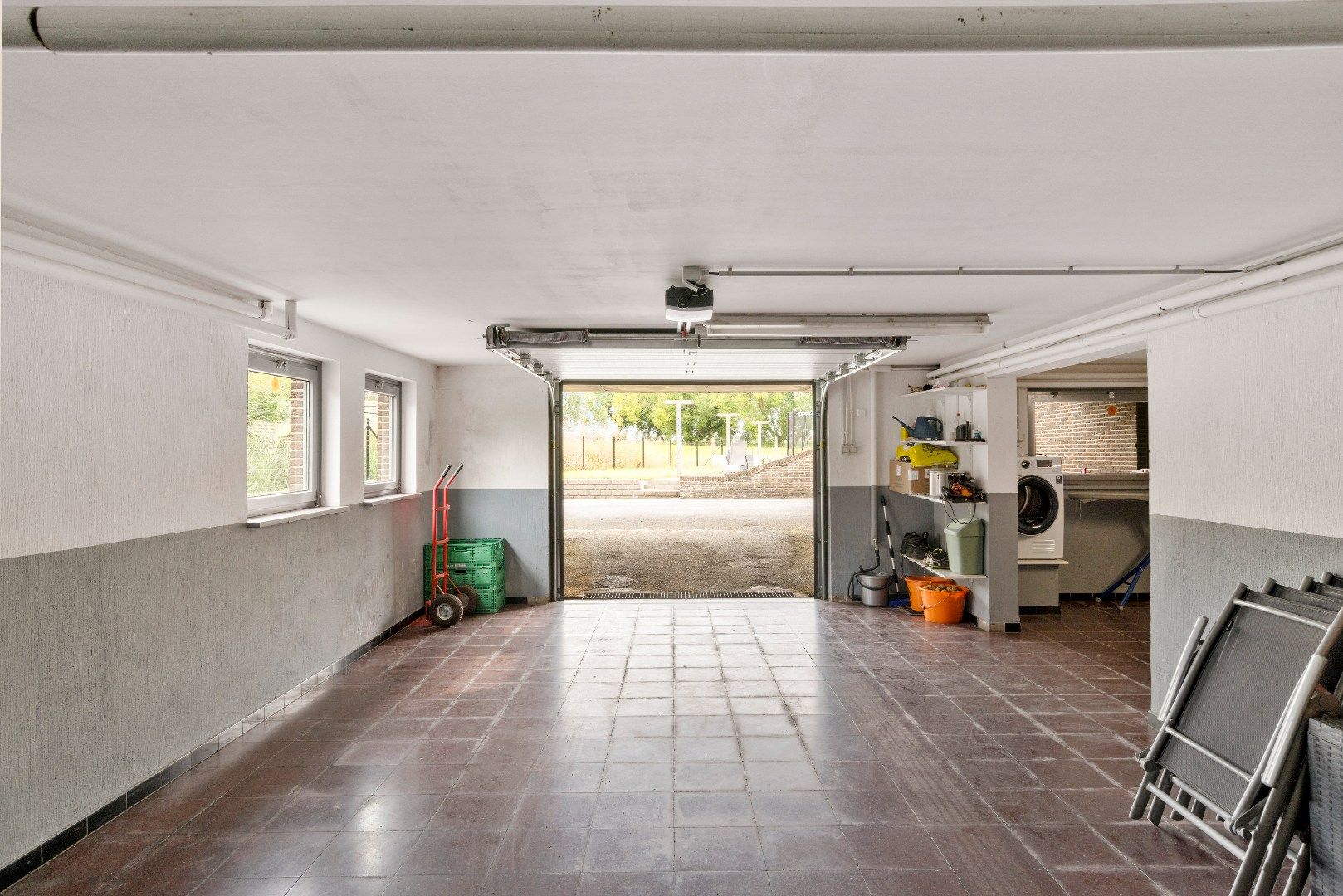 Ruime woning met 3 slaapkamers, ruime tuin en garage. foto 20