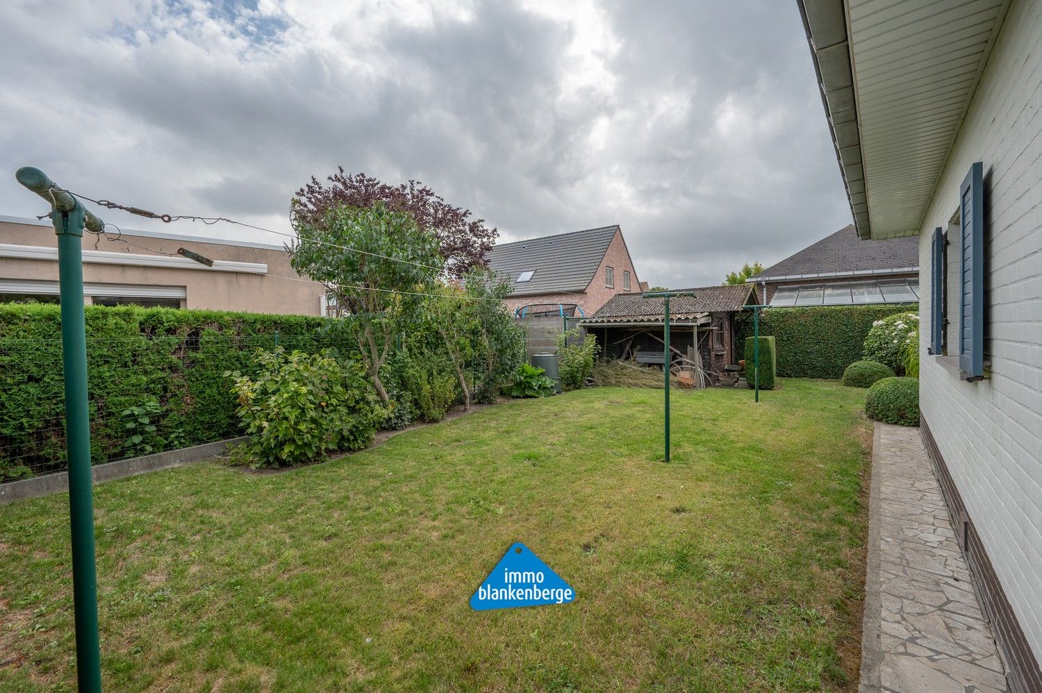 Ruime alleenstaande bungalow met tuin in rustige wijk foto 6