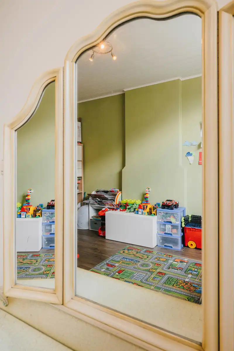 Halfopen bebouwing met centrale ligging foto 16