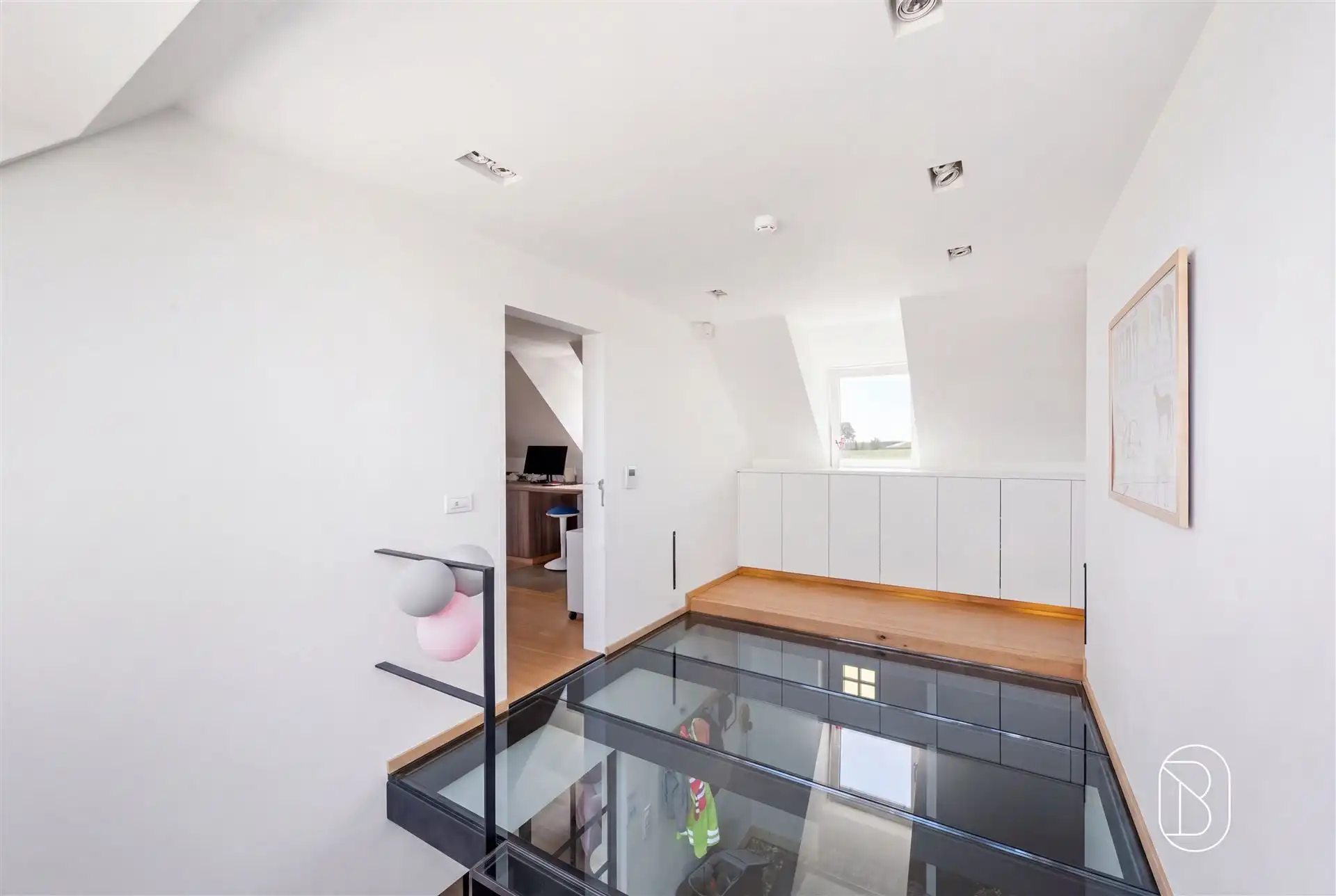 Landhuis + bijgebouw, met zwembad en privacy op 5.329 m². foto 24