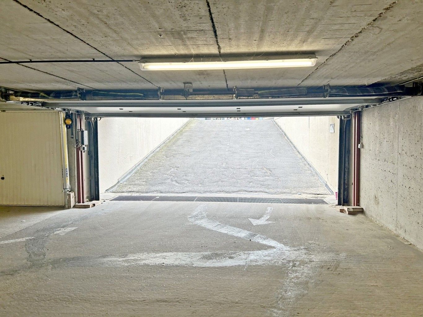 GARAGE TE HUUR  OP DE ZEEDIJK TE WESTENDE! foto 5