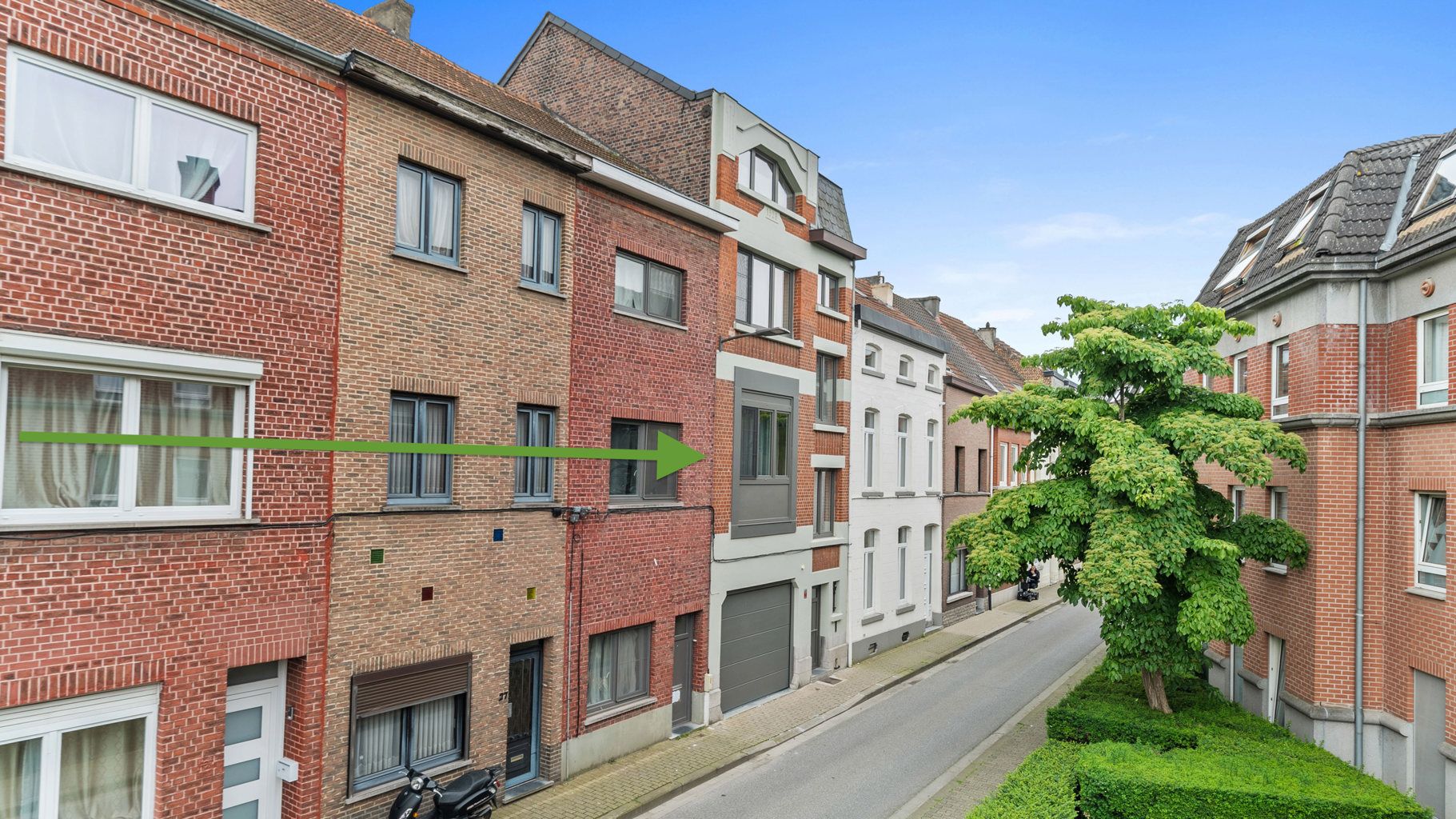 ENERGIEZUINIGE EN KARAKTERVOLLE RIJWONING MET STADSTUIN foto 1