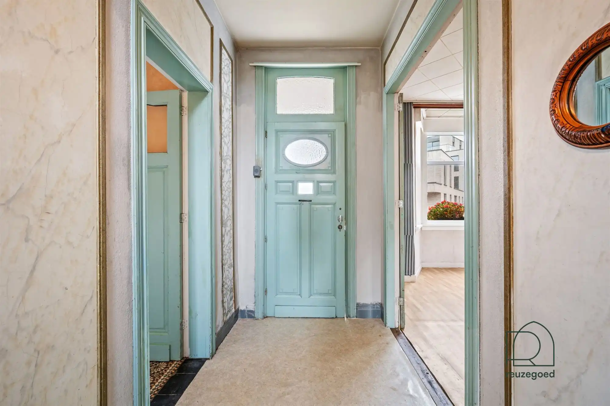 Karaktervolle woning met prachtige renovatiemogelijkheden in hartje Bonheiden foto 3