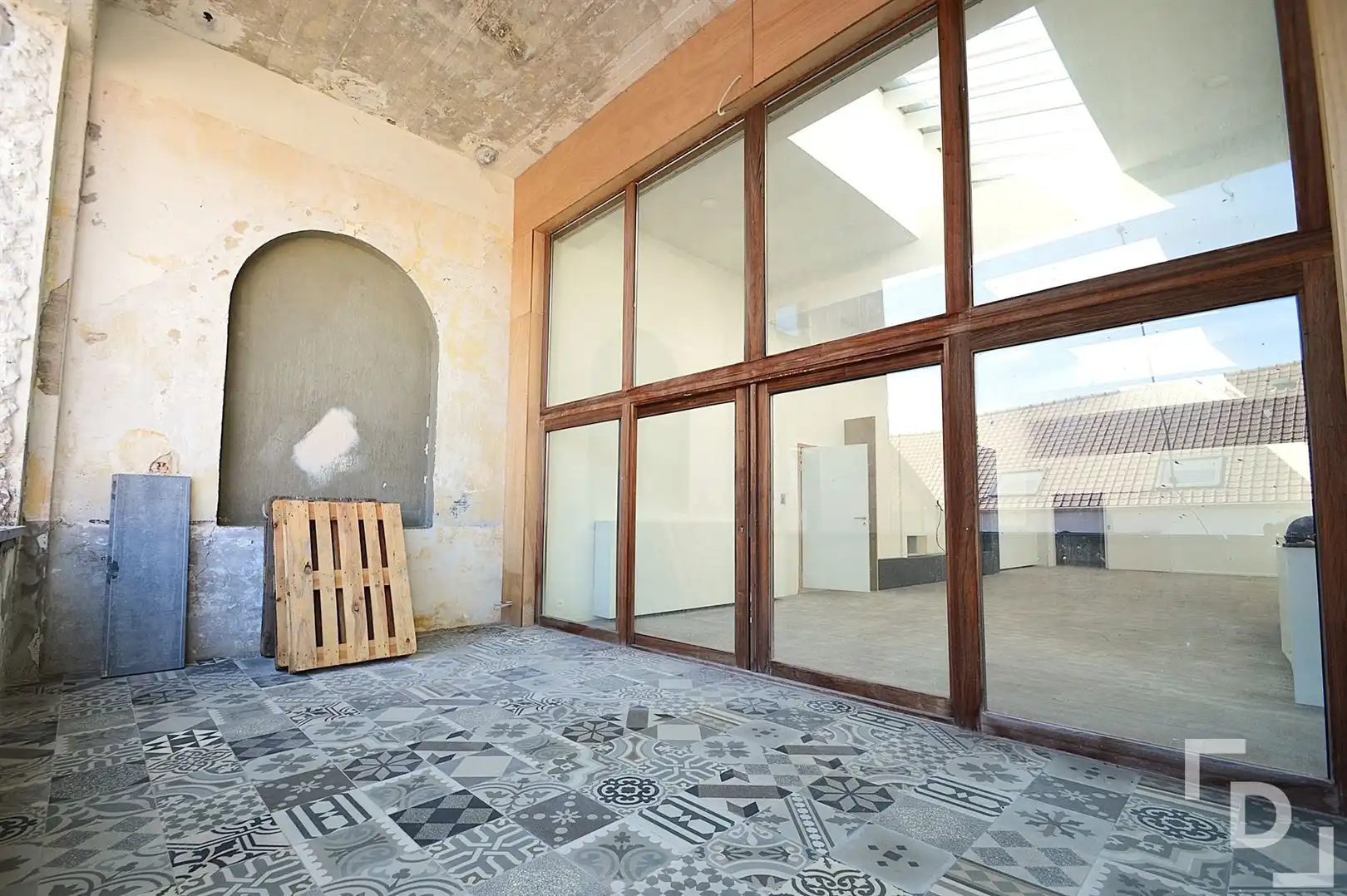 Exclusieve en ruime loft te koop in het hart van Ieper. foto 8