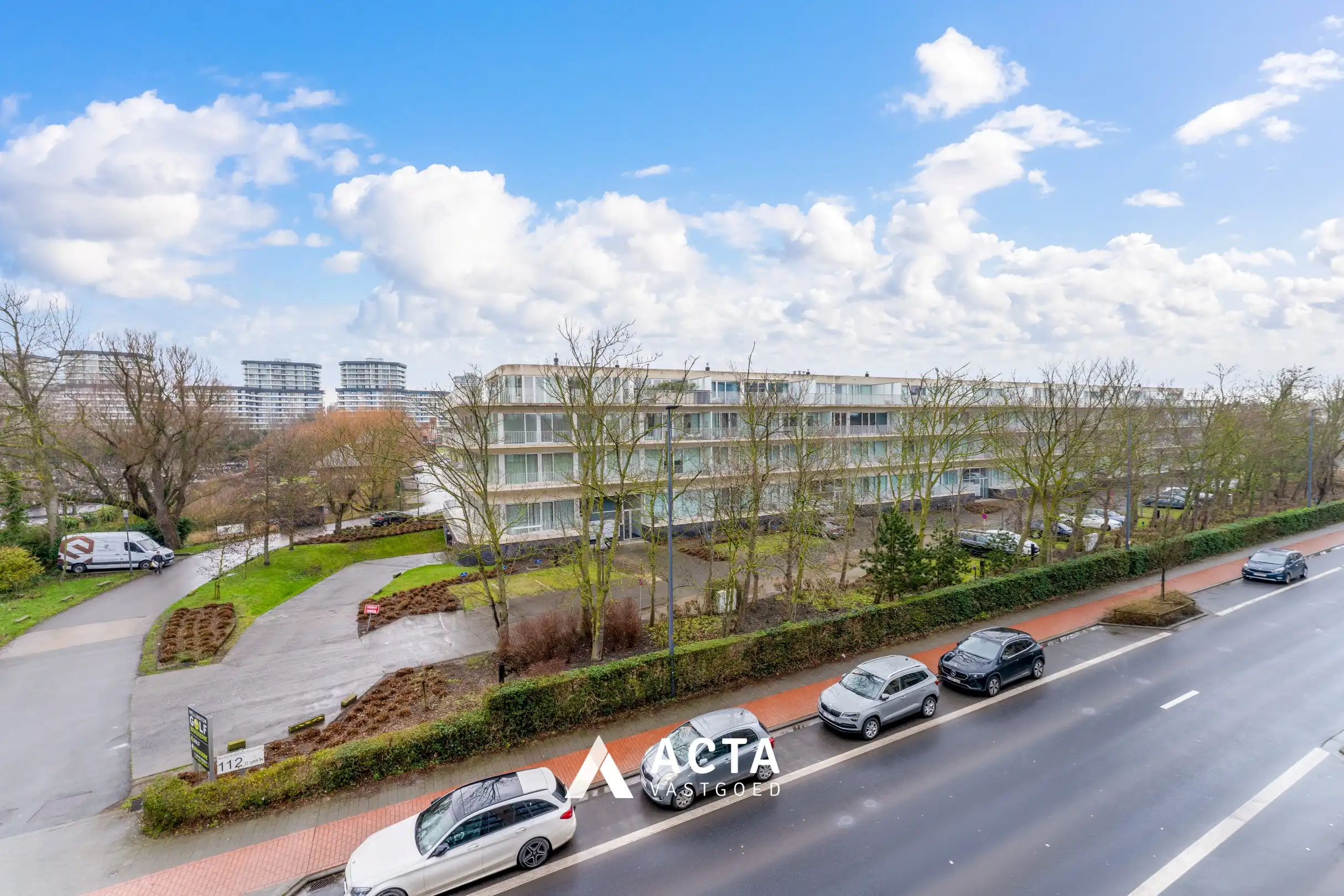 Ruim appartement nabij het centrum van Oostende foto {{pictureIndex}}
