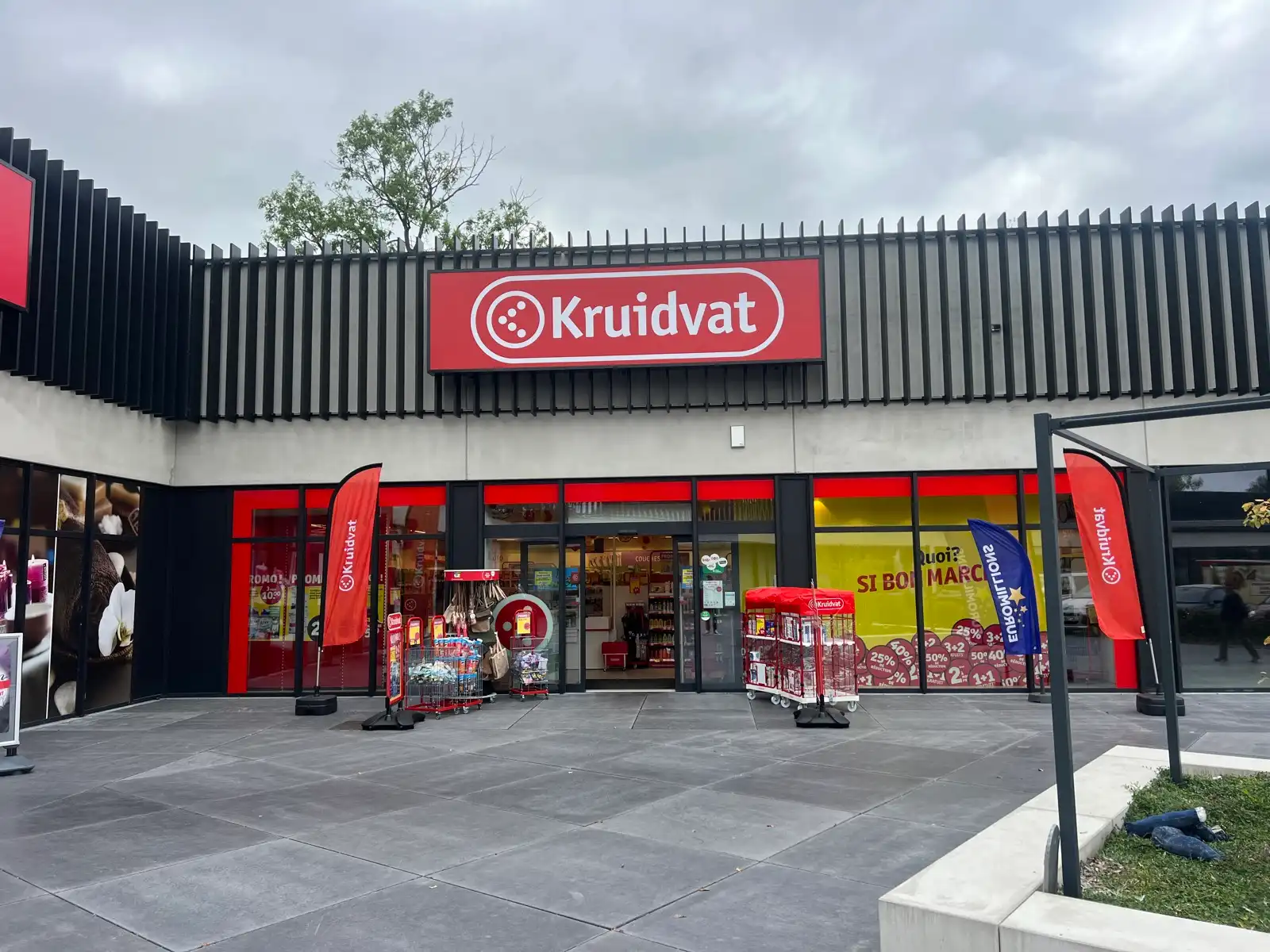 Handelszaak  te huur - 445 m2. (UNIT 7) foto 9