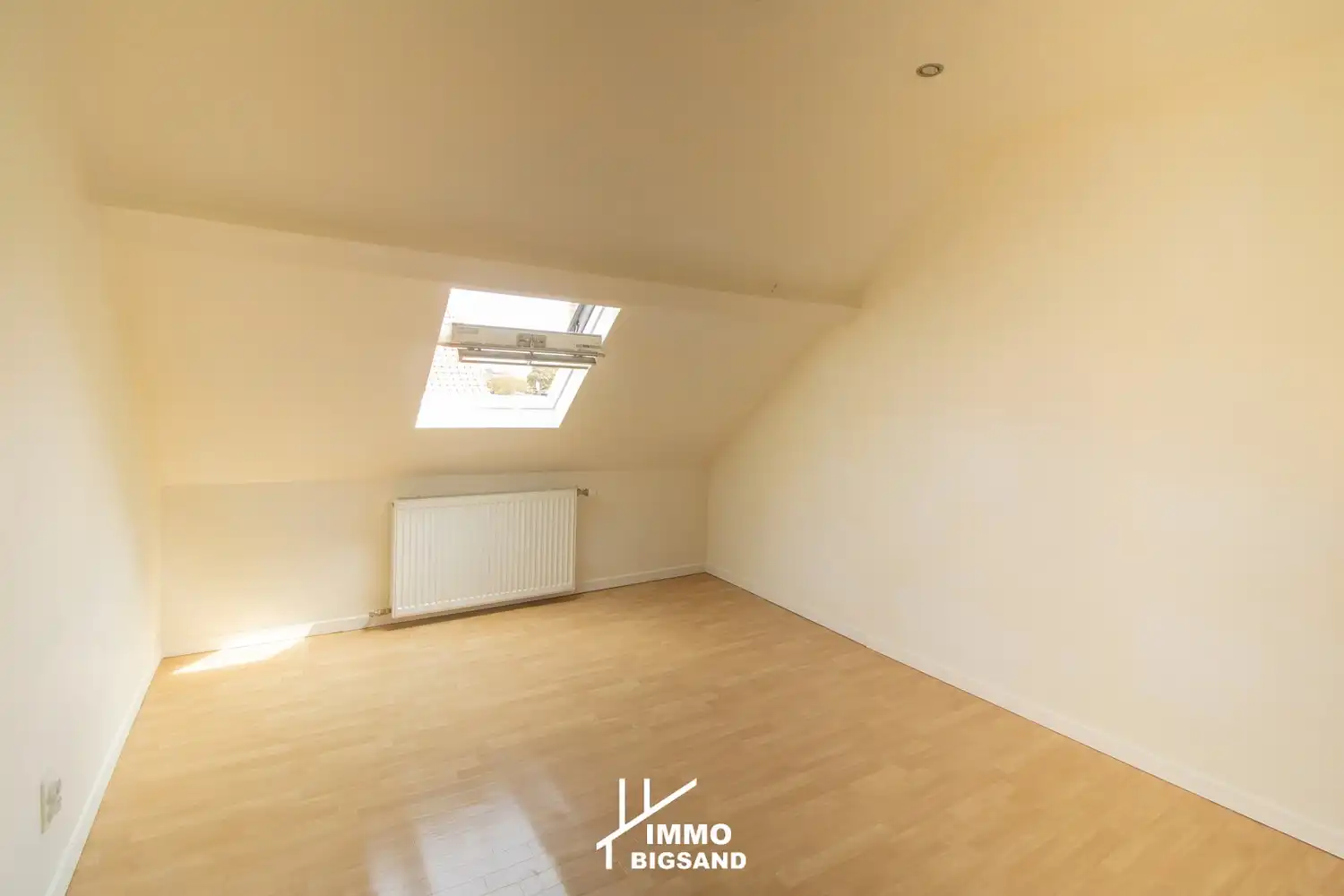 Volledig gerenoveerde woning te koop met 3 slaapkamers te Kortrijk foto 7