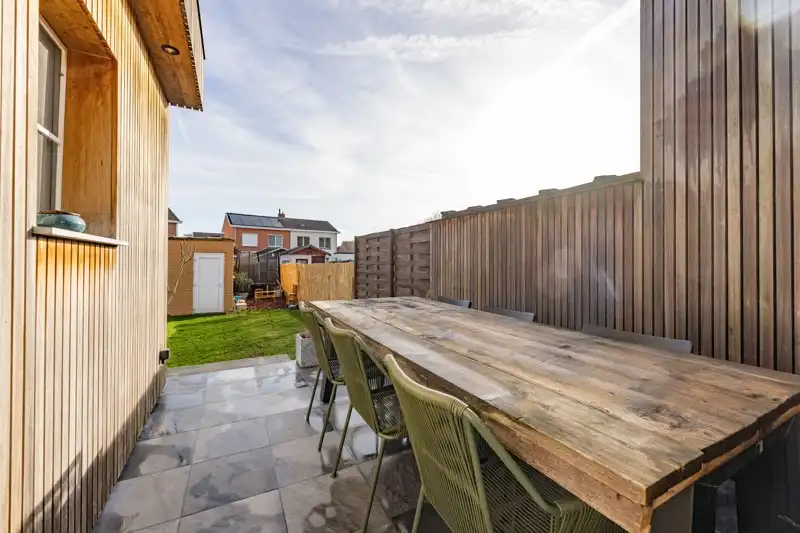 PERFECTE STARTERSWONING! Tot in de puntjes gerenoveerde woning nabij hartje Harelbeke! 🏡 foto 20