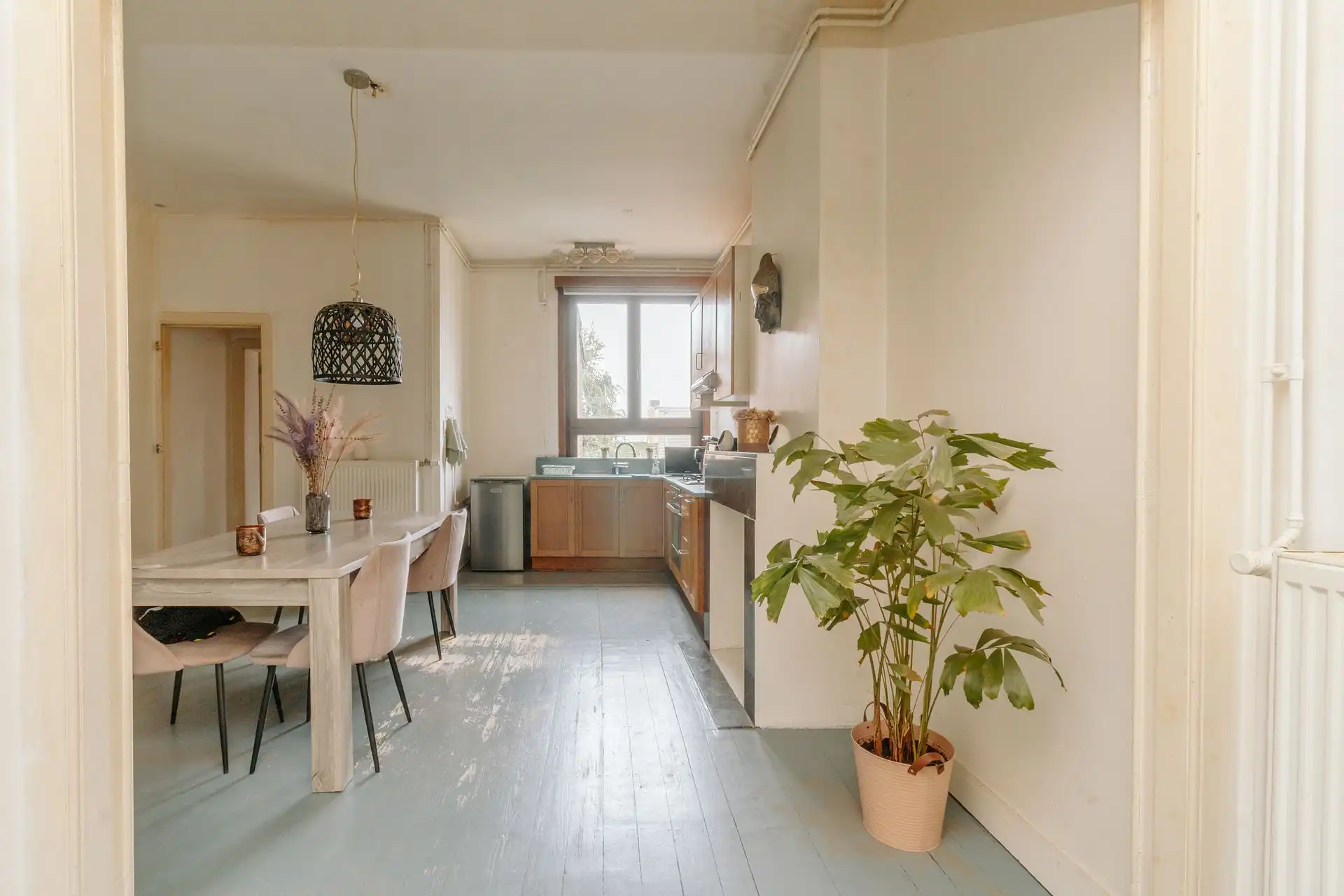 Appartementsgebouw met 3 verhuurde appartementen. foto 4
