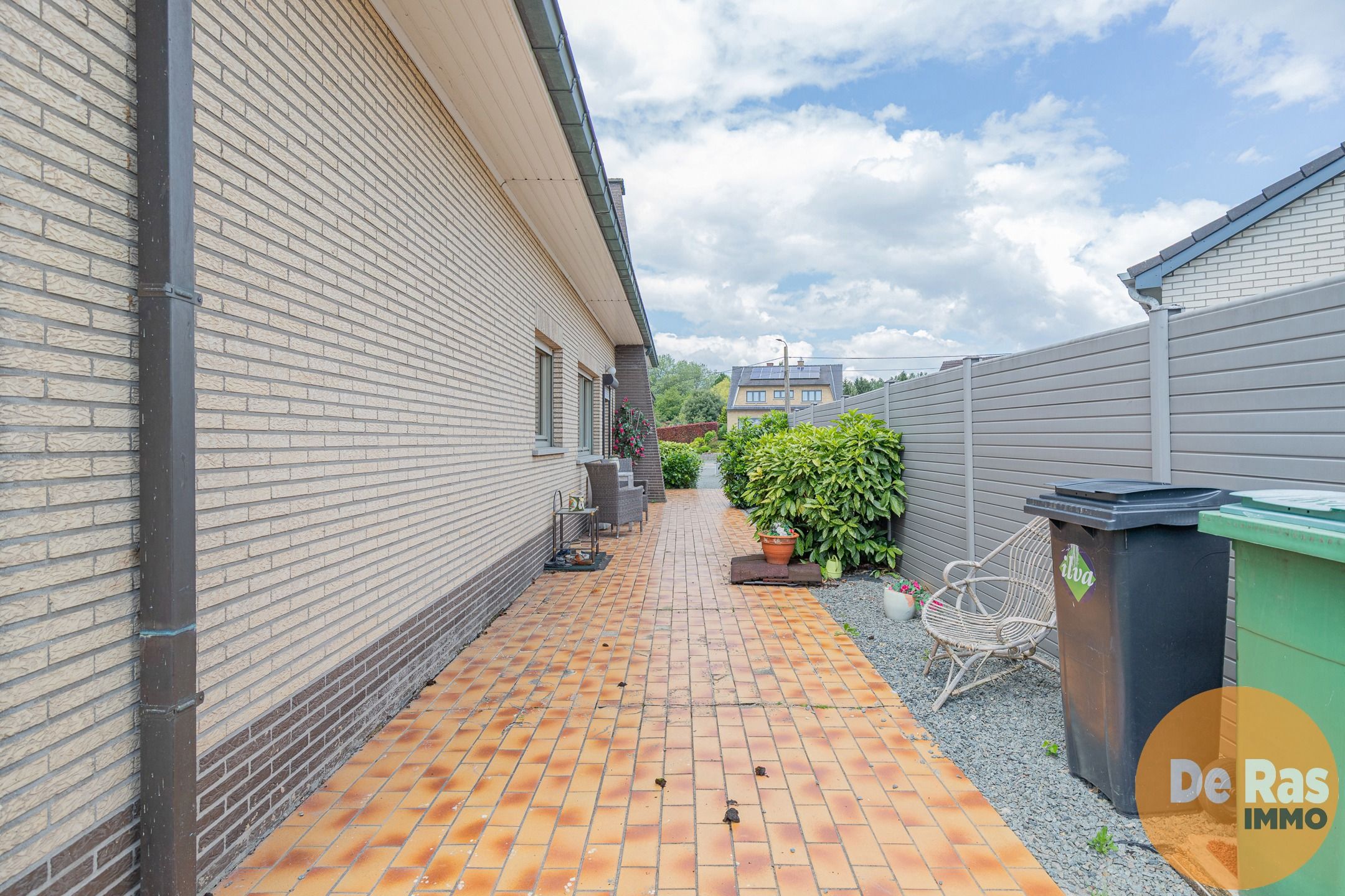 MOERBEKE - Goed onderhouden 4-gevelwoning nabij het station foto 28