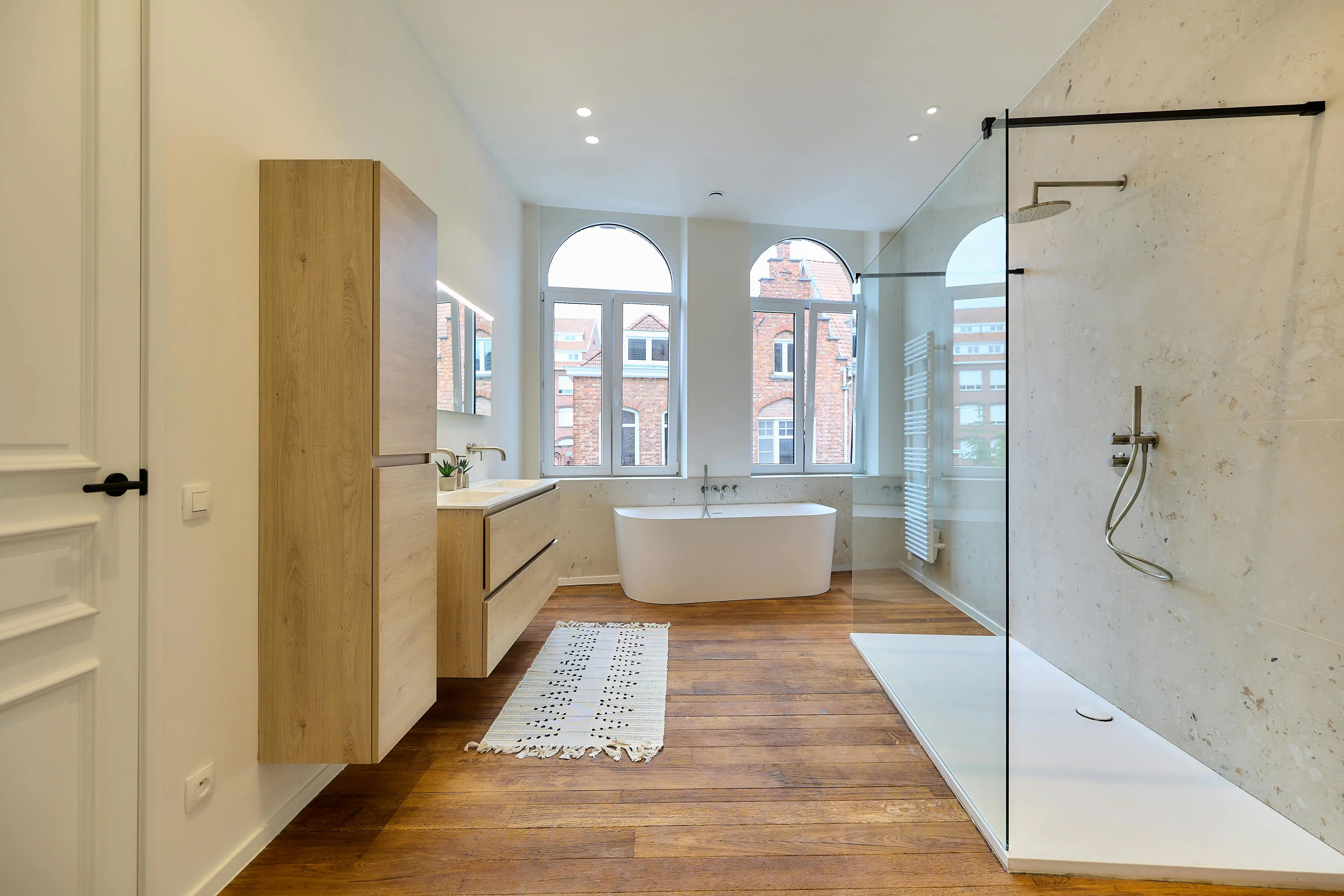 Uniek herenhuis MET LIFT foto 19