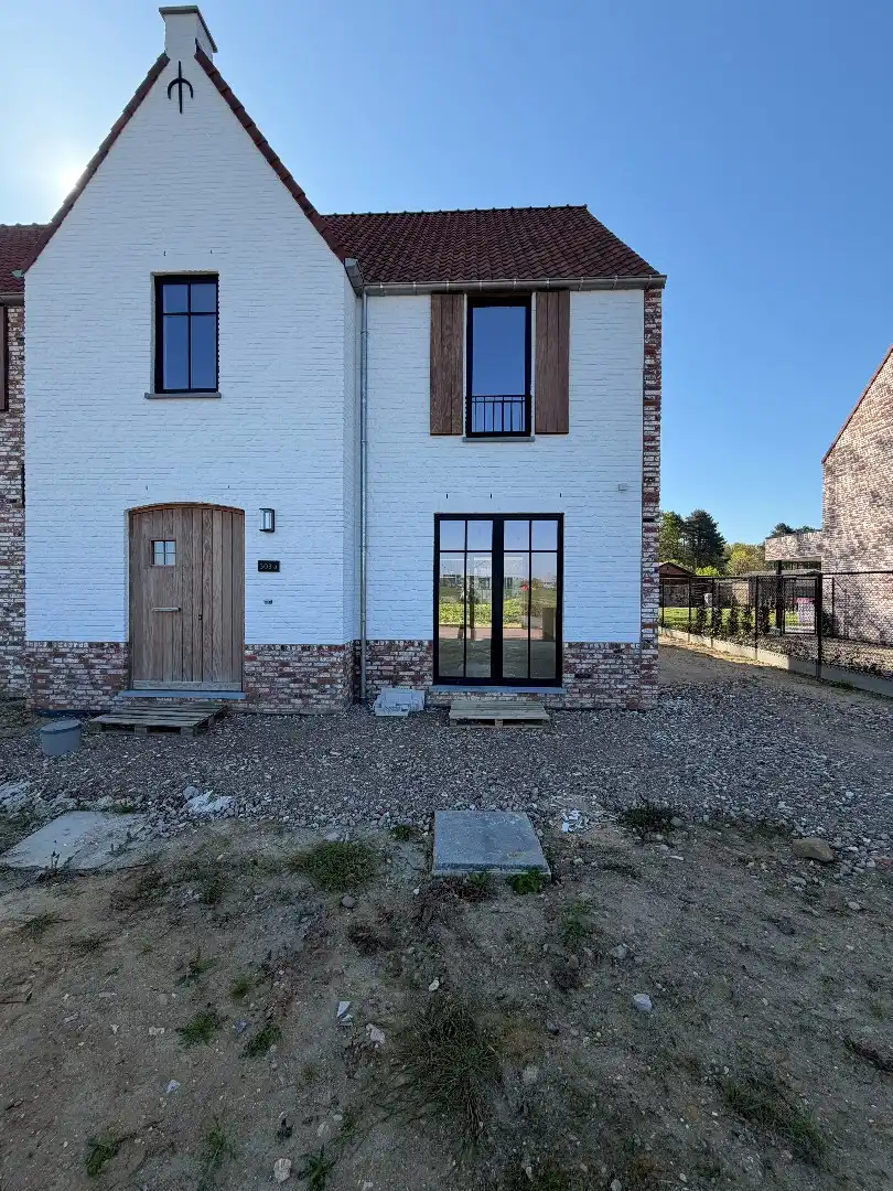 Volledig afgewerkte nieuwbouwwoning met 4 slaapkamers. foto 8