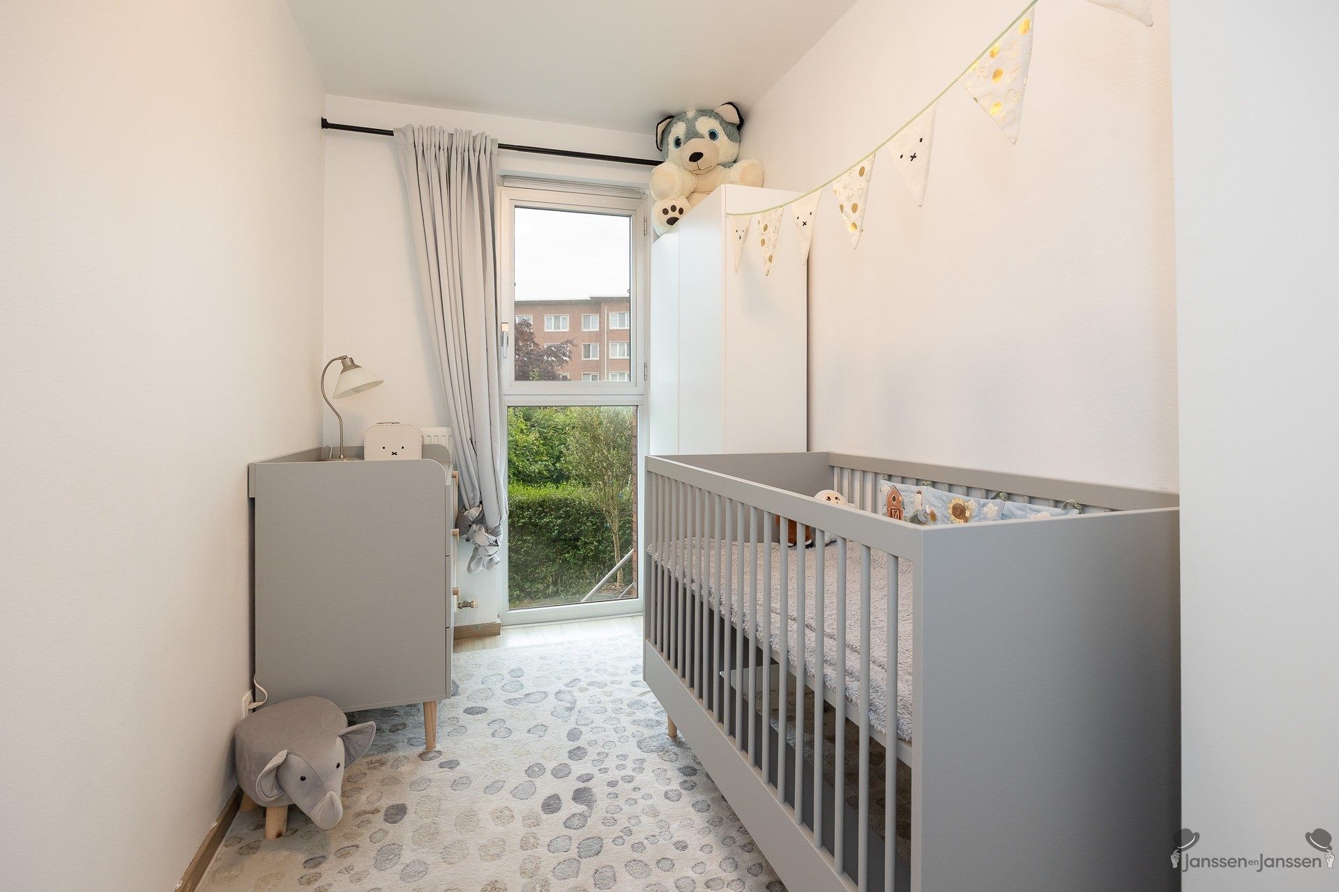 Instapklaar ruim gelijkvloersappartement met tuin. foto 16