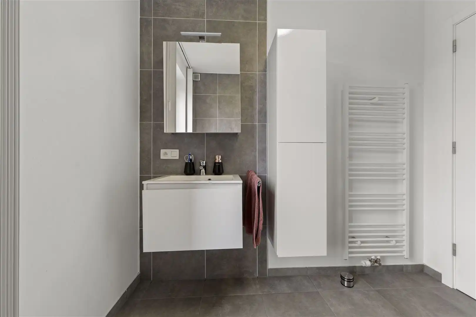 TE KOOP: Modern 1-slaapkamerappartement met zuidgericht terras te Hasselt! foto 10