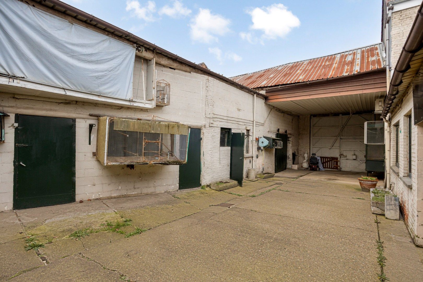 Hoevewoning met binnenkoer, stallen en tuin in landelijke dorpsligging te Nerem foto 22