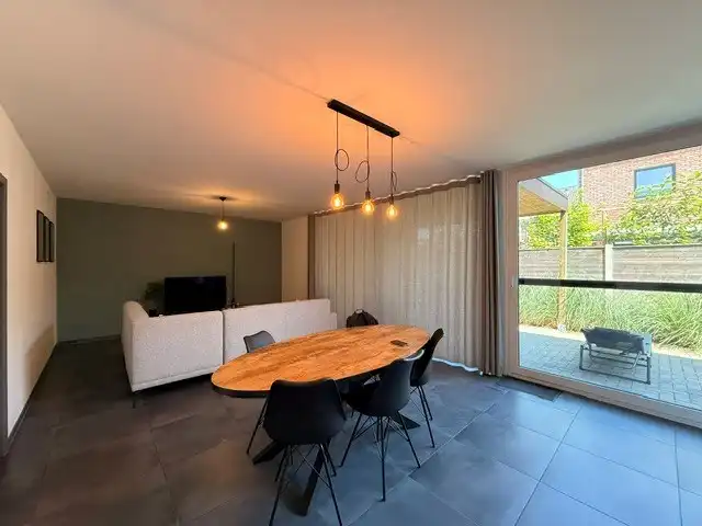 Recent, gelijkvloers appartement afgewerkt met hedendaagse materialen nabij Maaseik! foto 2