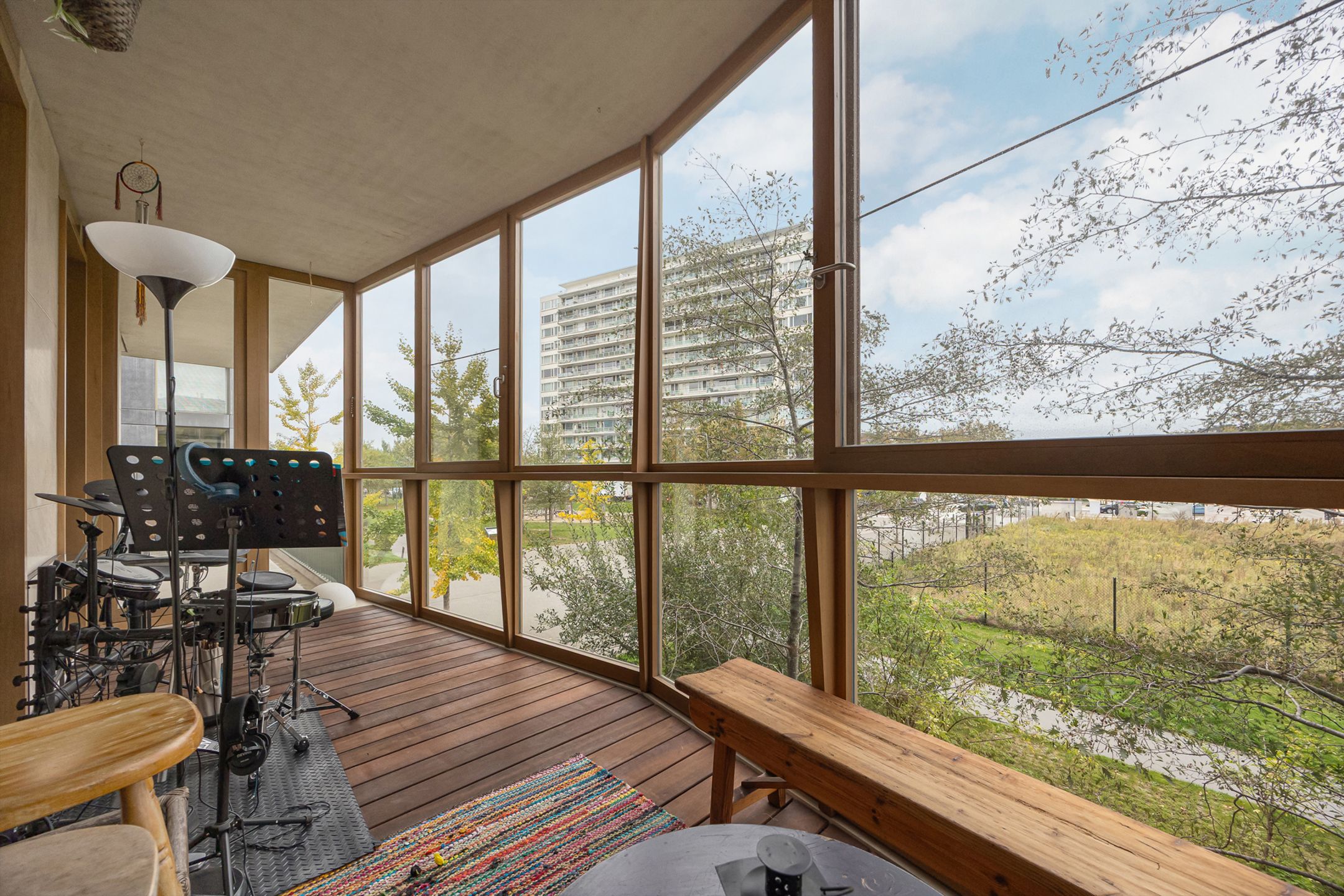 App met groot terras, kelderberging en autostaanplaats foto 7