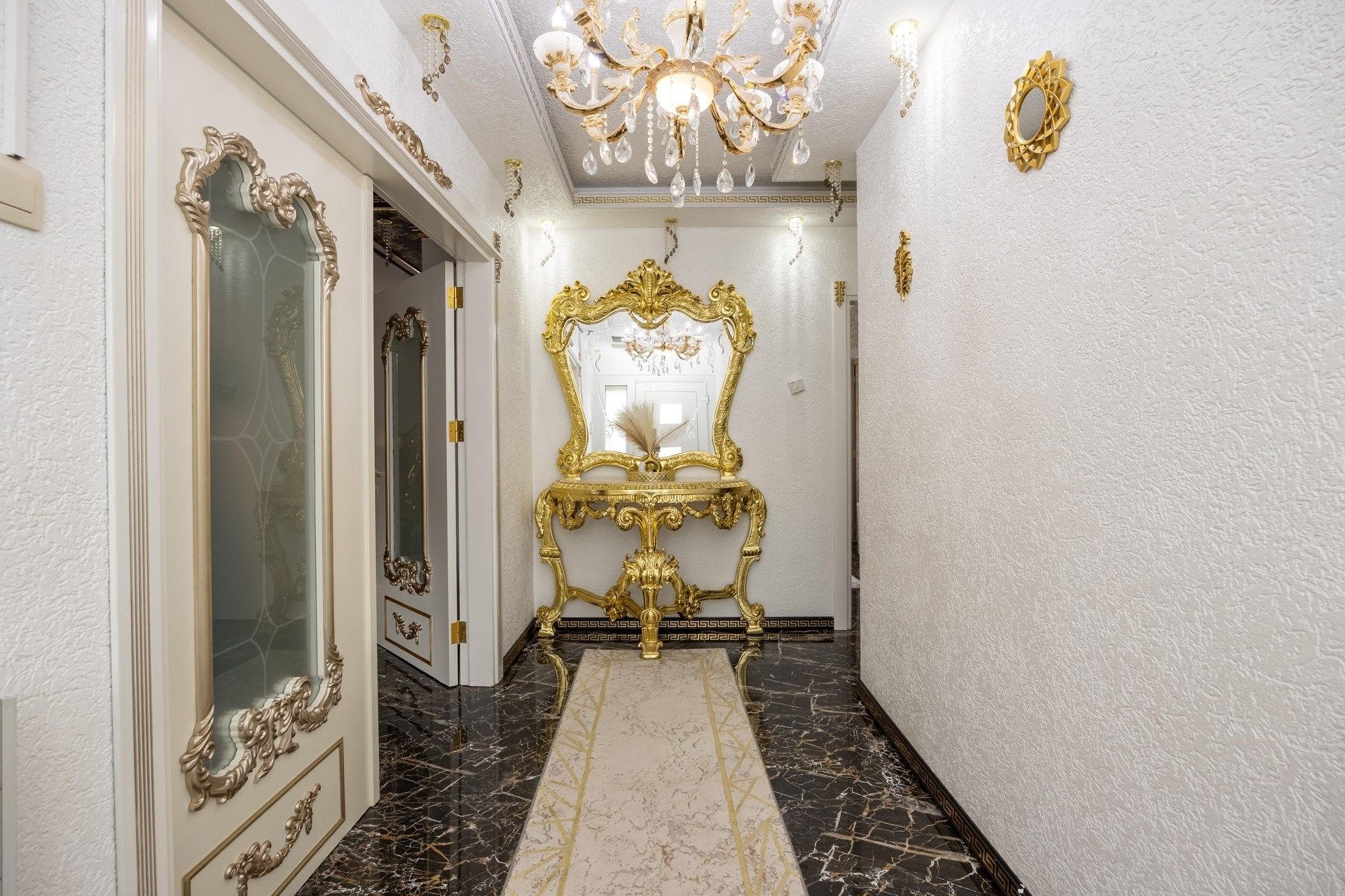 Uitzonderlijk ruime gezinswoning met 2 woonkamers en mogelijkheid tot 5 slaapkamers foto 2