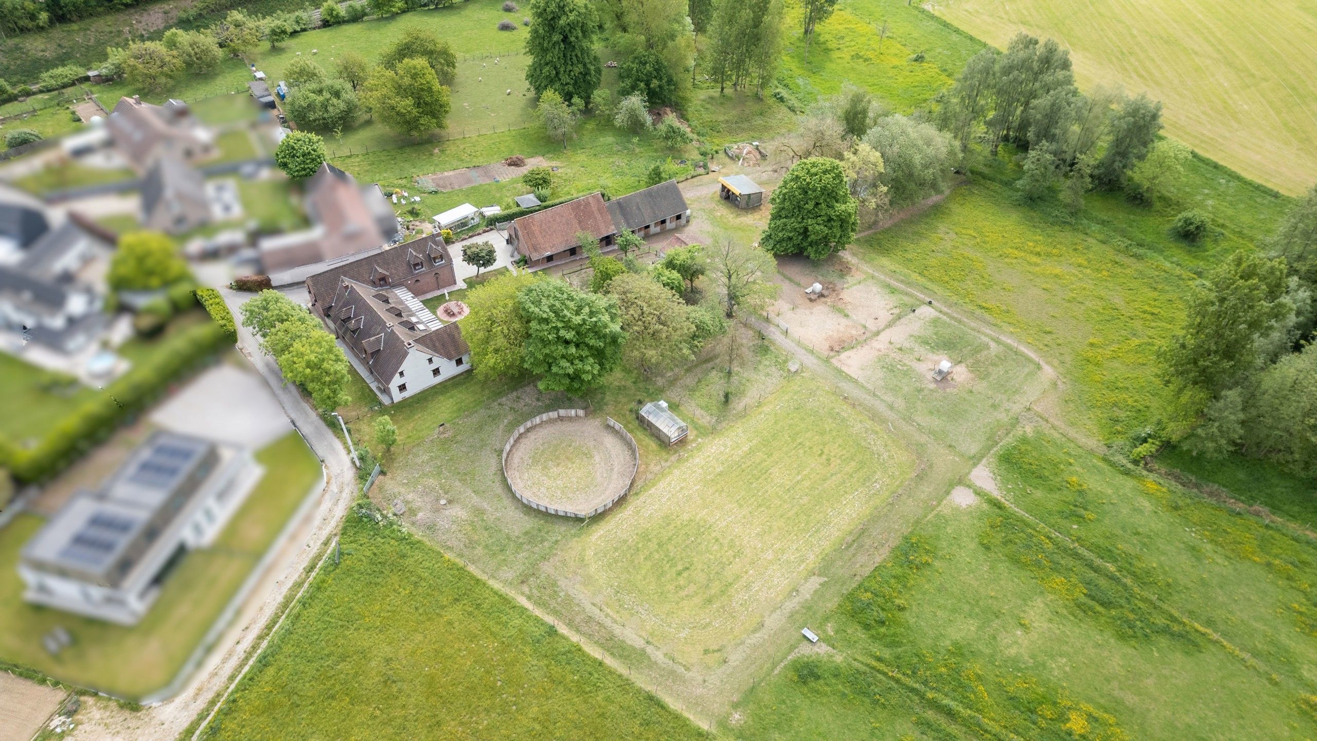ZOTTEGEM - Hoeve met B&B en stallen op +/- 2,8HA foto 7