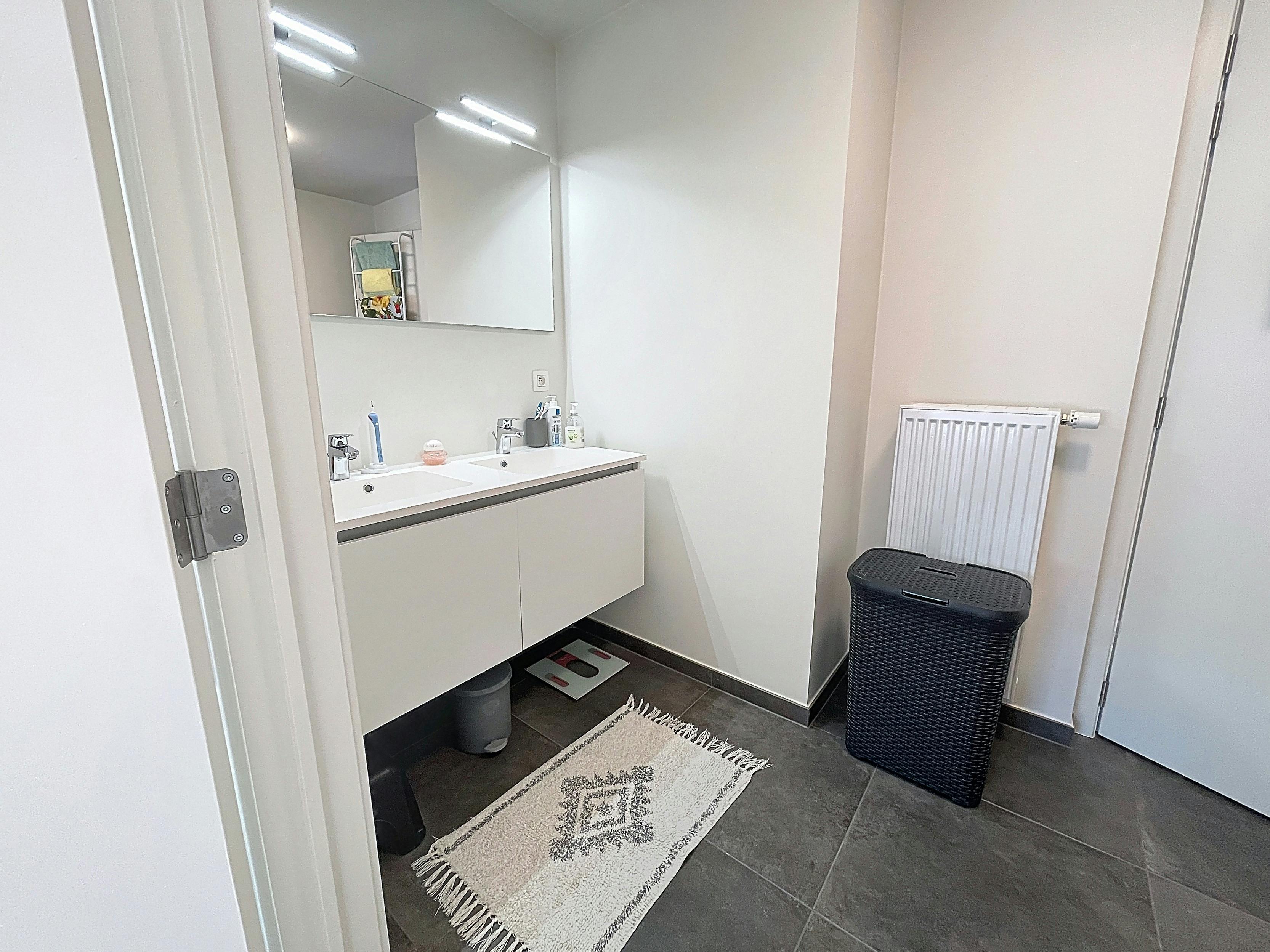 Heel recent appartement met 2 kamers te koop in Deerlijk foto 12