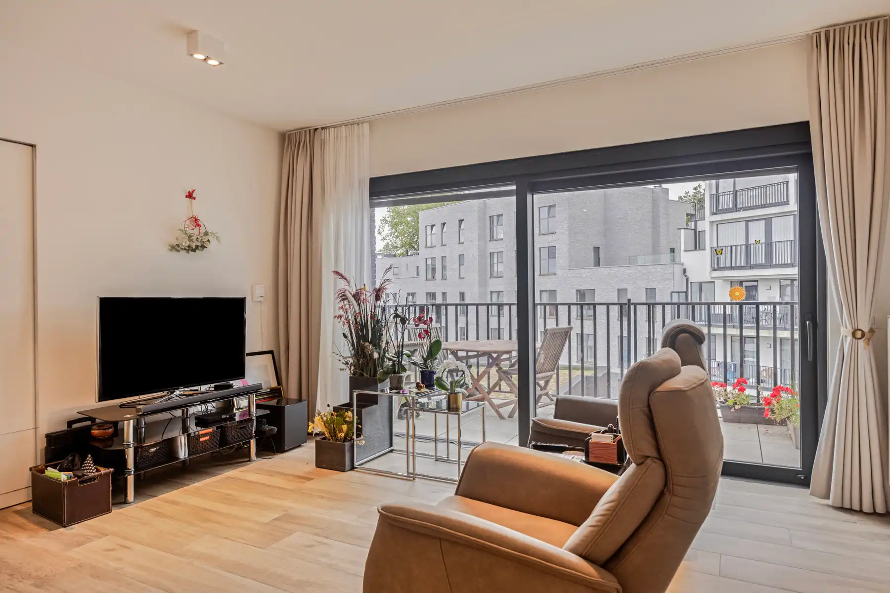 Moderne, nieuwe assistentiewoningen Parkrand foto 9