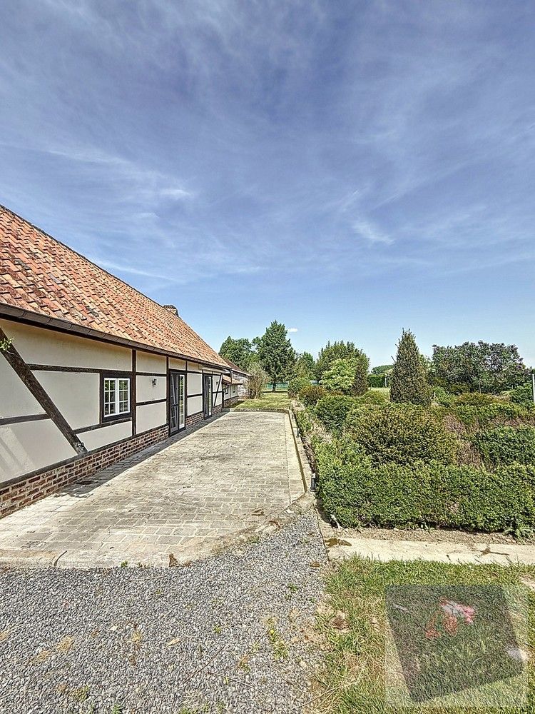 Hoeve met zwembad op 1,2 ha in Alken foto 24