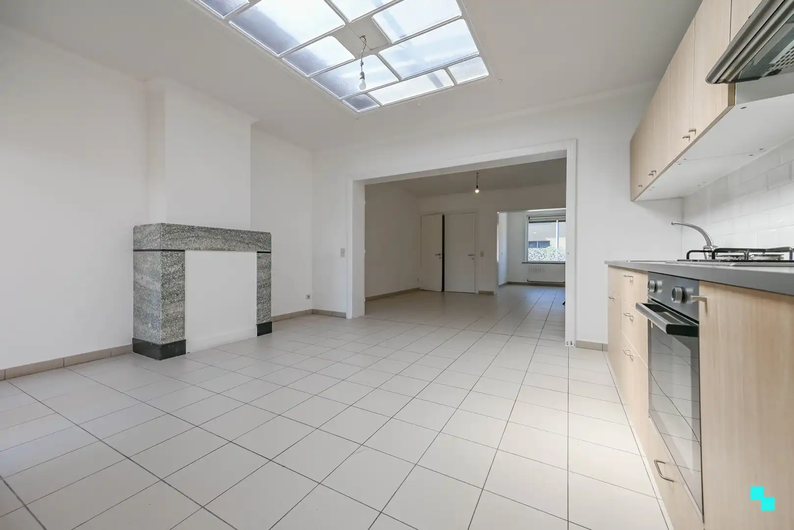 Ééngezinswoning gelegen nabij centrum Izegem met 3 slaapkamers foto 9