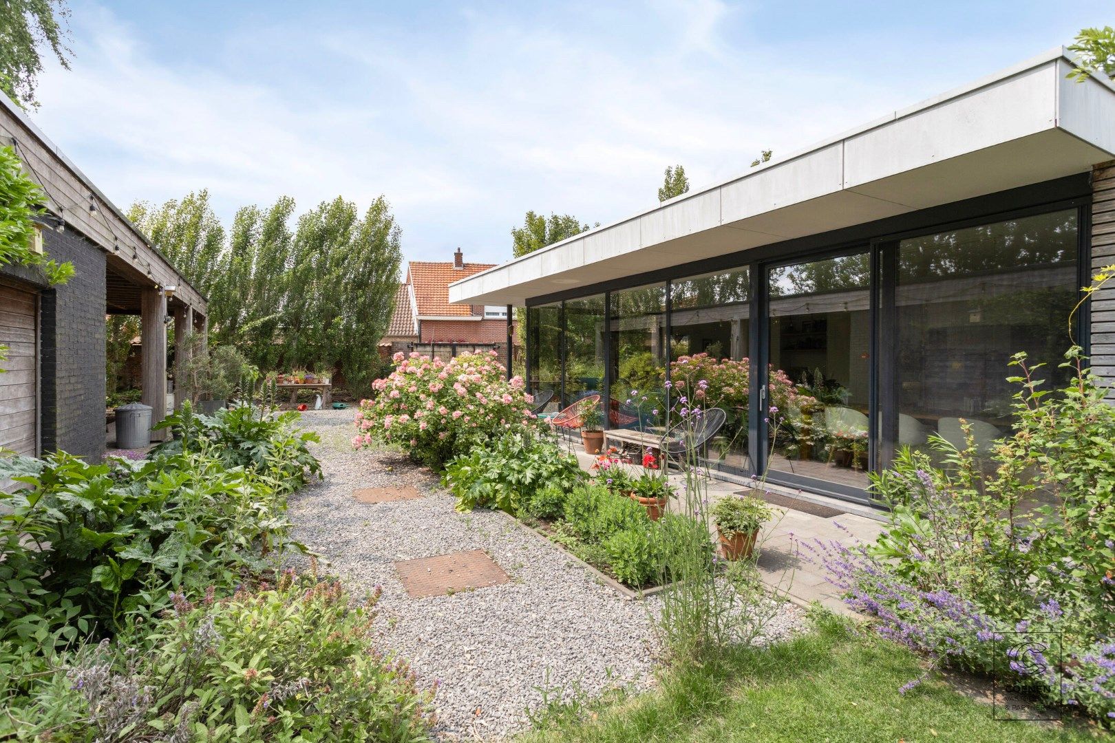 Prachtig, instapklare laagbouwwoning met 4 slaapkamer op een perceel van 995 m²! foto 22