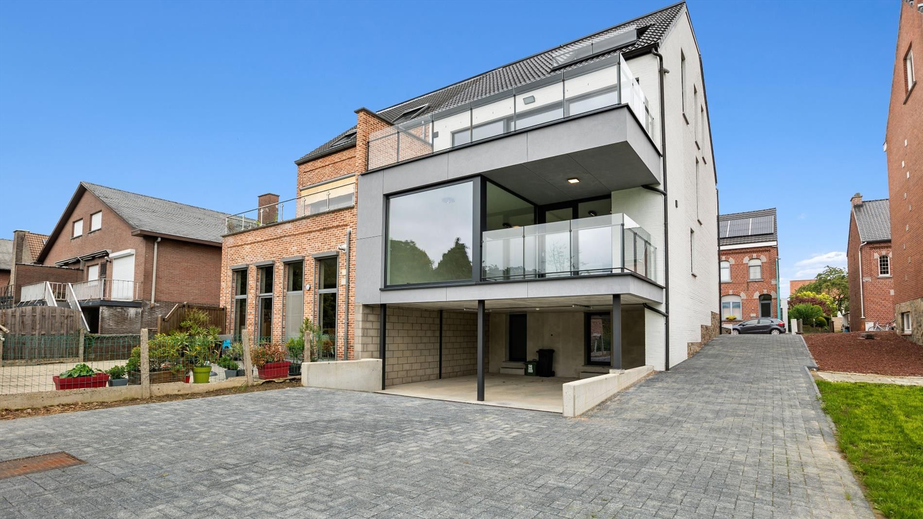 TE HUUR LINDEN appartement 2 slpks + terras  foto 24