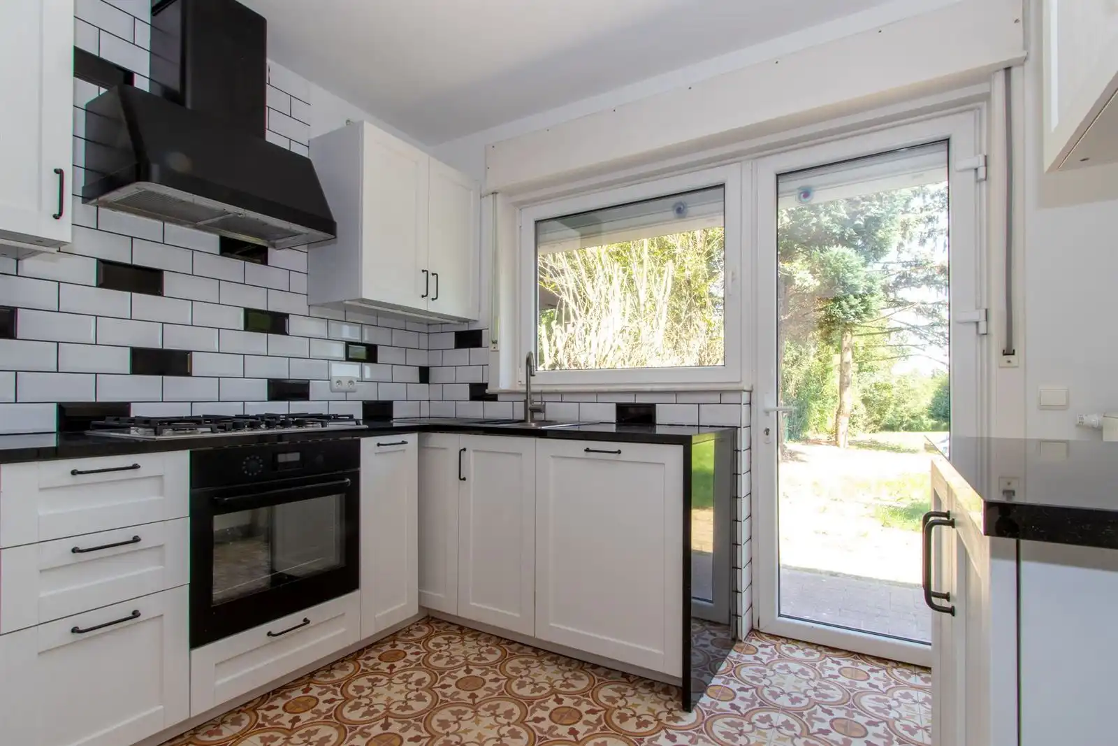 Woning met 5 slaapkamers op een terrein van 10 a 70 ca foto 9