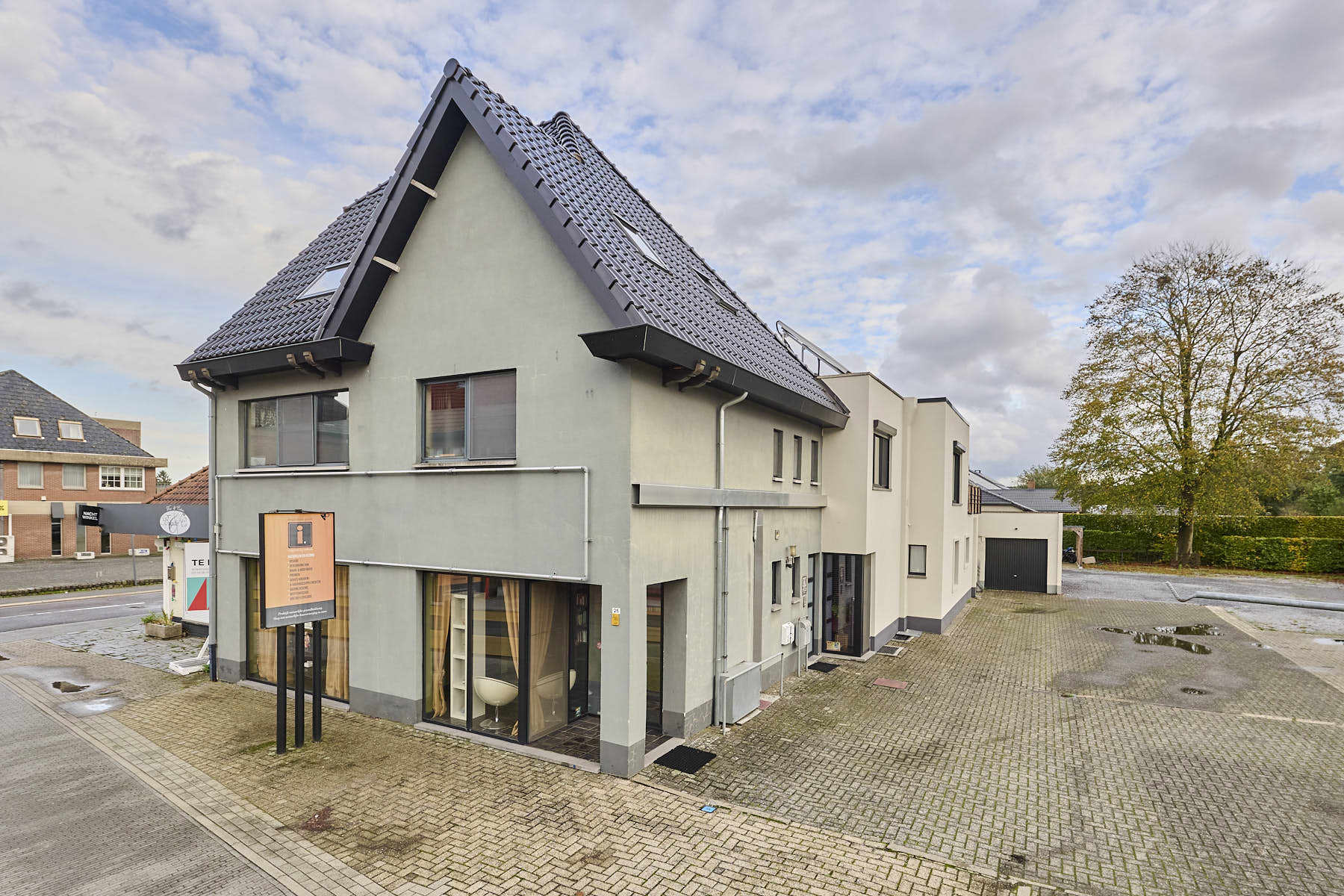 Appartement te koop foto {{pictureIndex}}