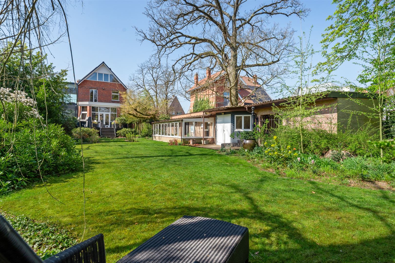 Statige meesterwoning 'Torenhof' met recente aanbouw op ca. 2.370m2 foto 3