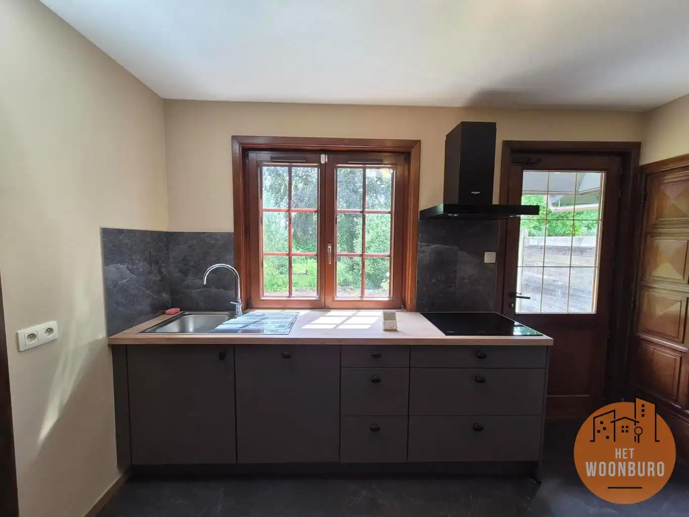 Instapklare woning met grote tuin en garage, rustig gelegen foto 6