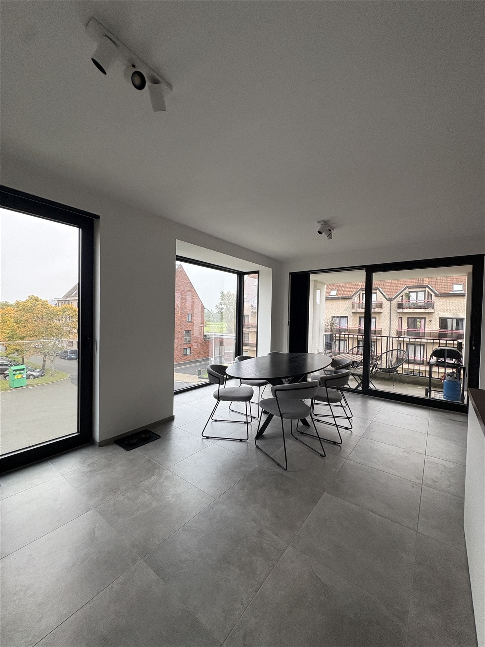 Nieuwbouw app te huur in centrum Eine foto 4