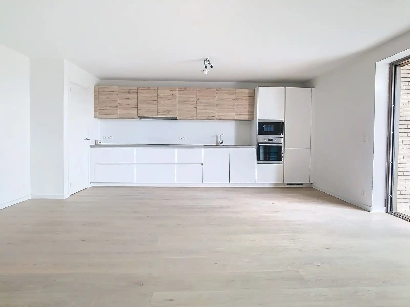 The Hallery: appartement met 2 slkmrs - terras - staanplaats foto 5