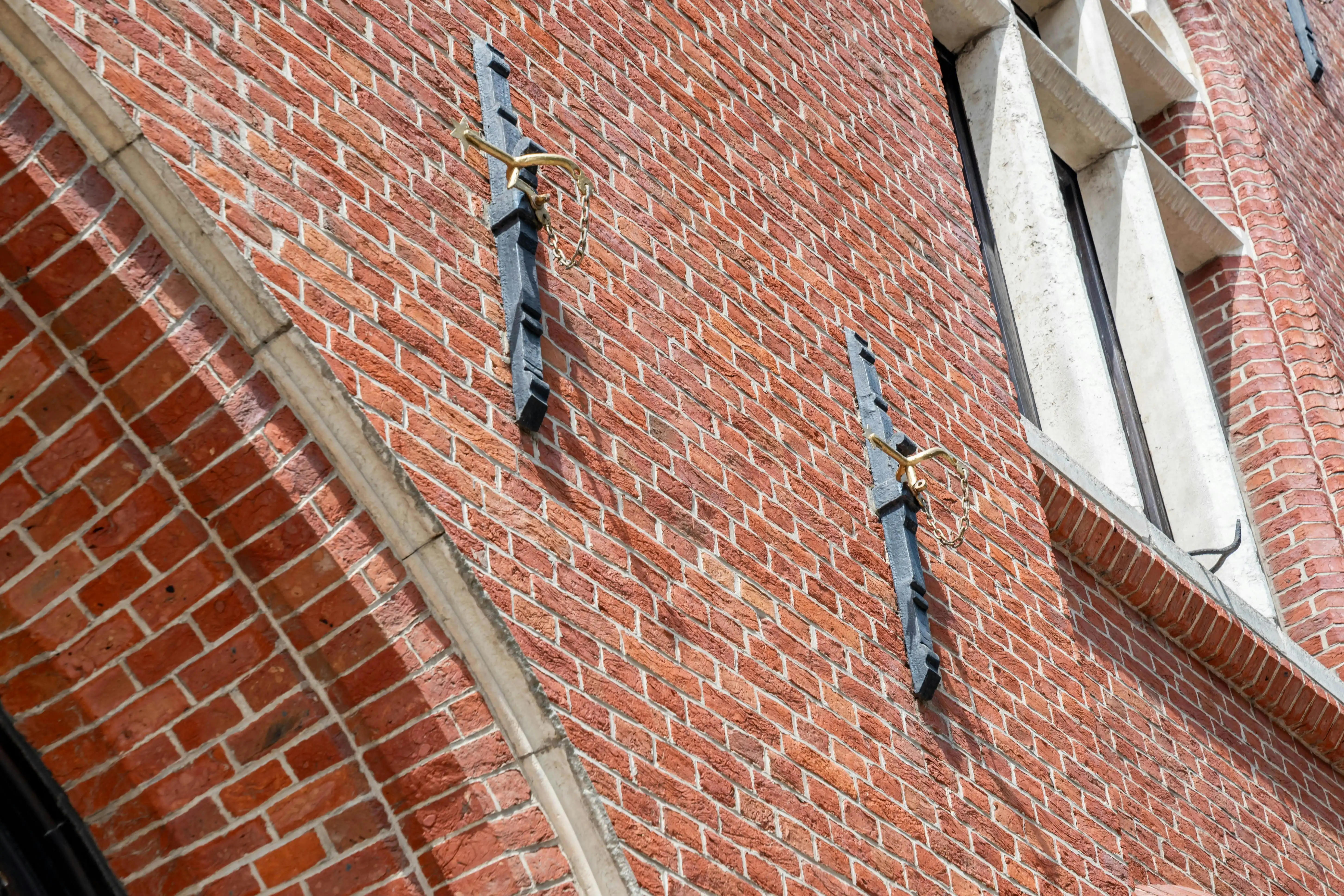 Exclusief neogotisch herenhuis met tuin in historisch Brugge foto 4