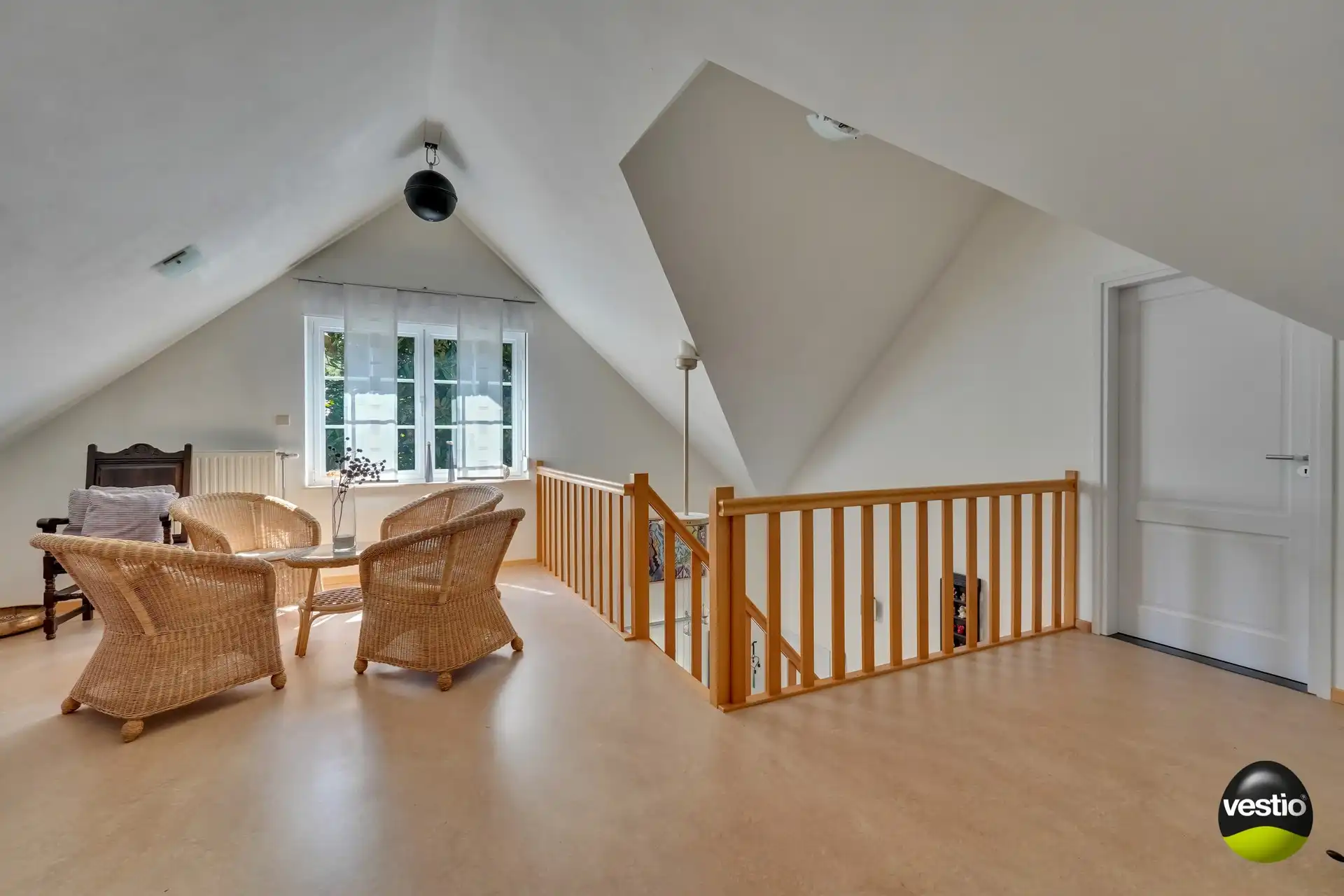RUIM, ENERGIEZUINIG LANDHUIS GELEGEN TEGEN NATUURGEBIED foto 25