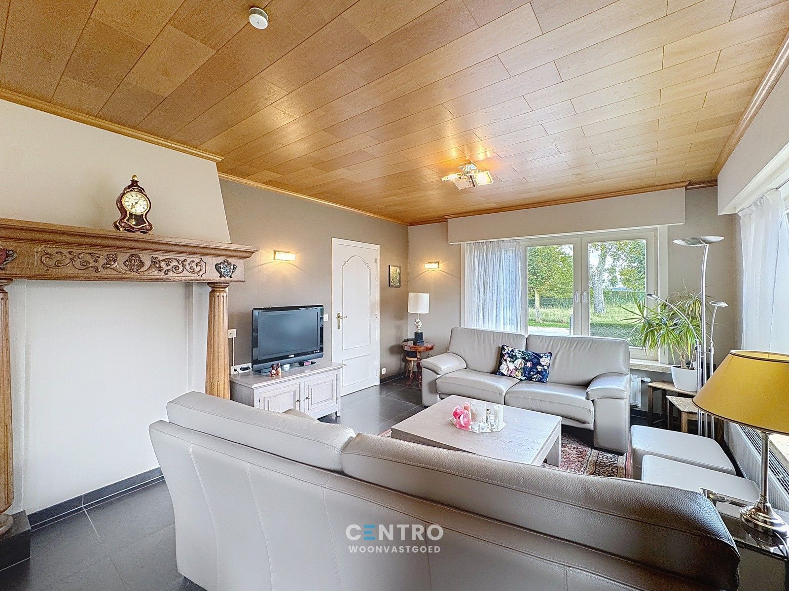 INTERESSANTE villa te Meetkerke met 3 slpks, PRAKTIJKruimte én 2 garages op 1.975m2! foto 5