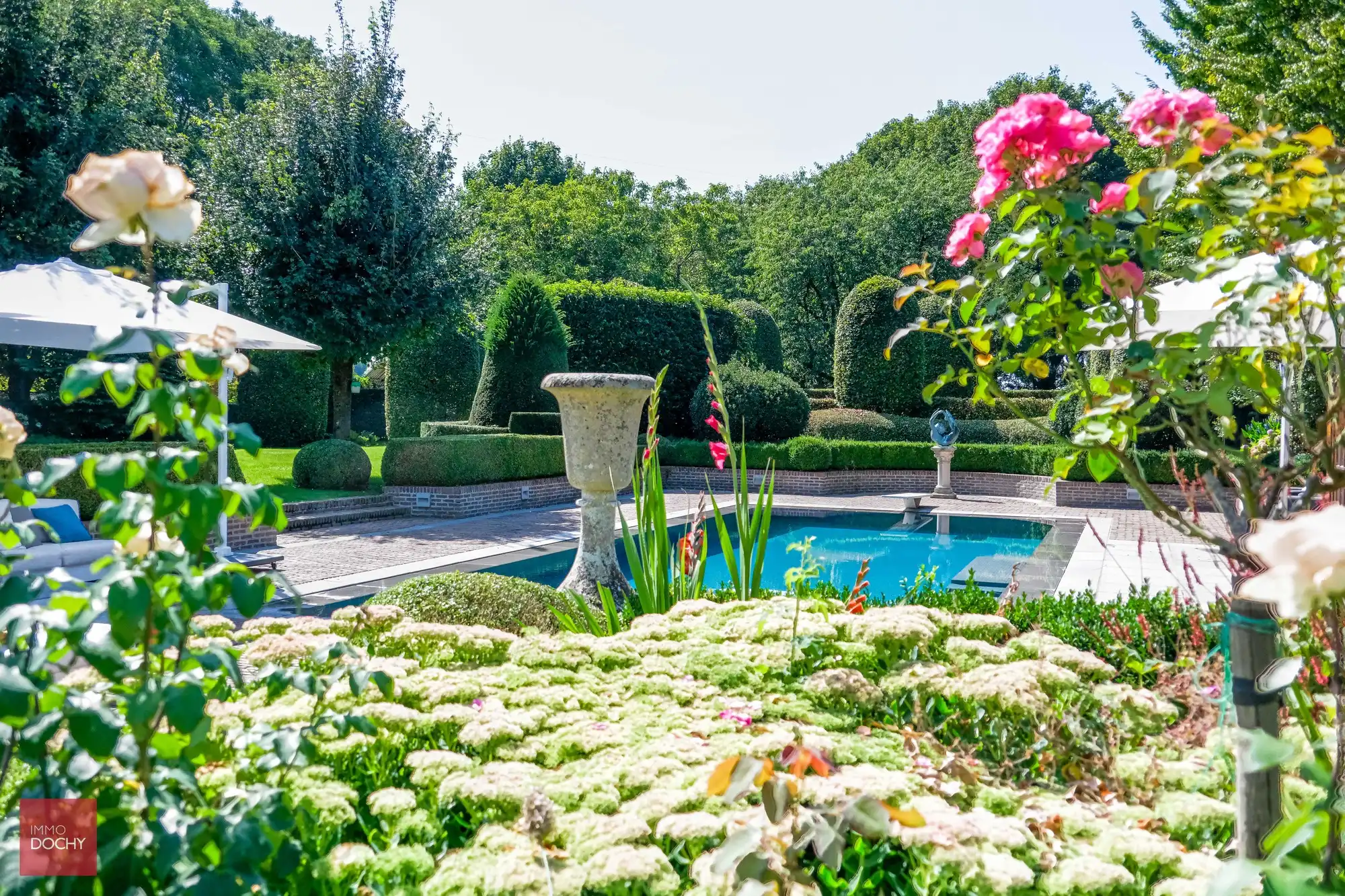 Ruim villa-landhuis met zwembad en poolhouse foto 15