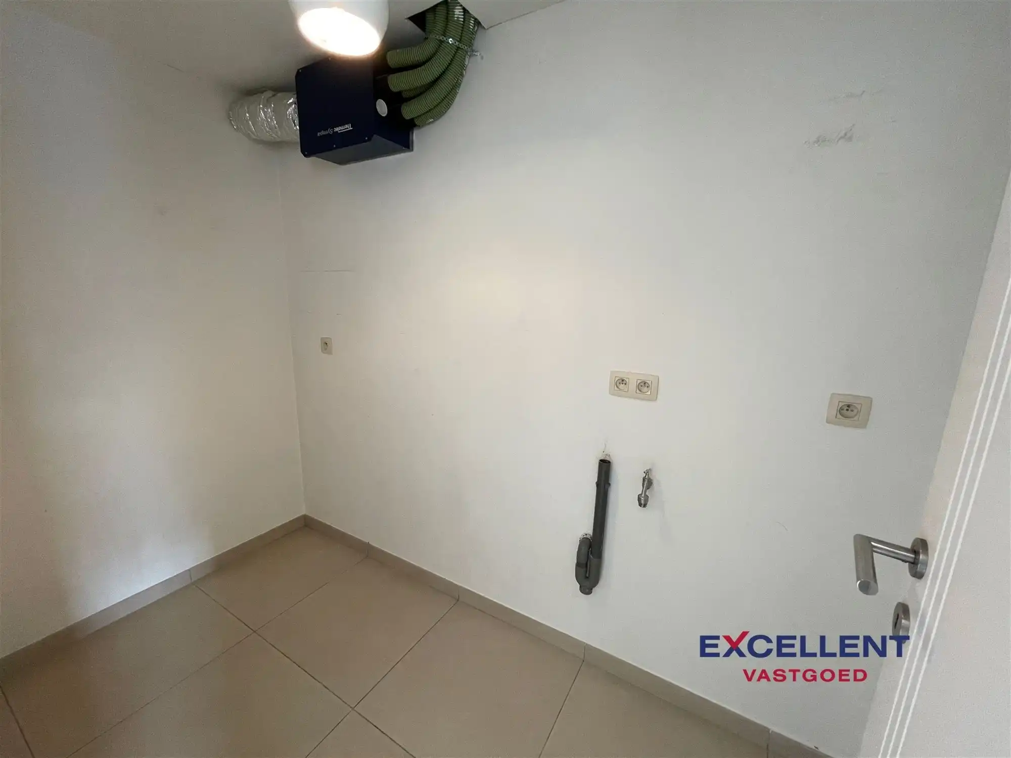 Modern 2-slaapkamerappartement centrum Deinze te huur foto 6