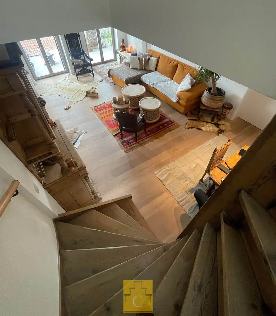 knap dakappartement in 19e eeuws herenhuis met zonnig terras en adembenemende uitzichten foto 16