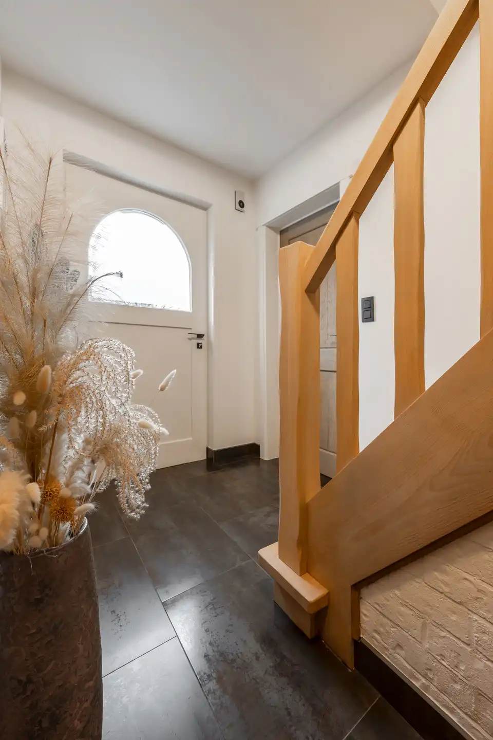 Ruime gezinswoning met prachtige tuin te Sint-Lenaarts foto 2