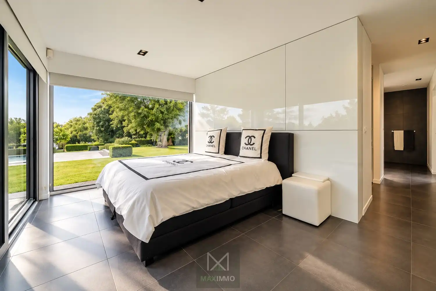Luxevilla op 2 hectare met zwembad, loods en zicht op de Kemmelberg foto 26